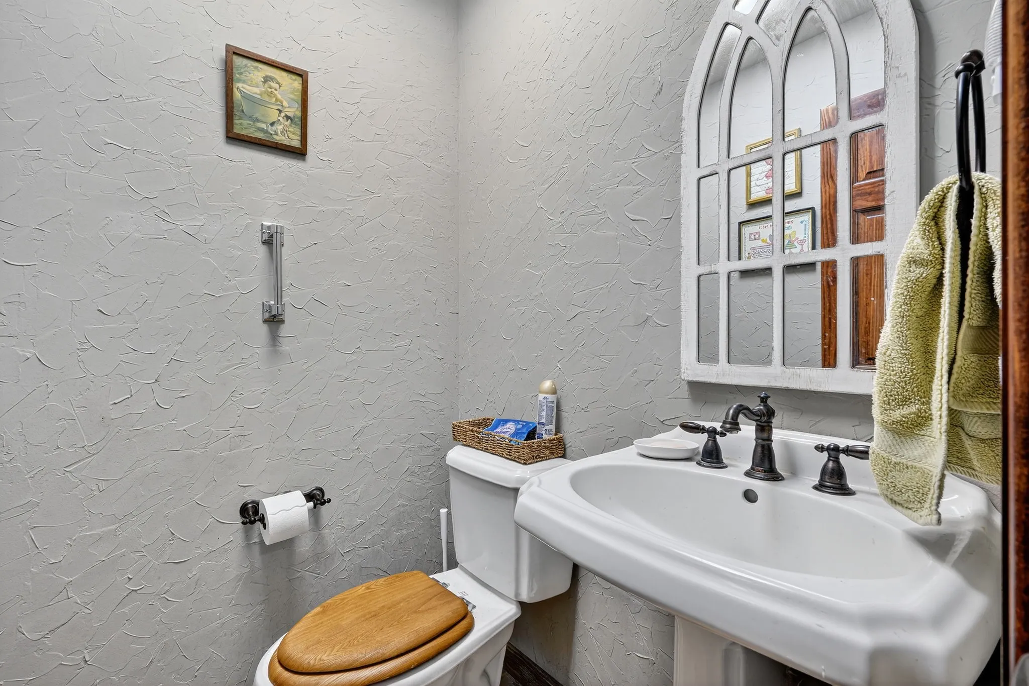Single Family Residence For Sale in Hamilton County , 725 County Road 300, Hamilton, Texas 76531, 4 Bedroom, 4 Bathroom, Garage spaces, 3,346 Sqft, built in 1990, mls#21083742, Real Estate Agent in Hamilton, Homes For Sale in Hamilton county, Homes For Sale in Hamilton, Realtor in Hamilton Texas, Real Estate Brokerage Independent Realty Texas, Luminita Cordes Realtor