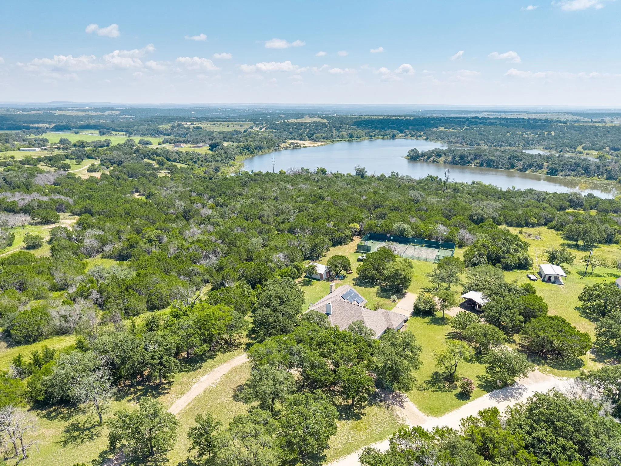 Single Family Residence For Sale in Hamilton County , 725 County Road 300, Hamilton, Texas 76531, 4 Bedroom, 4 Bathroom, Garage spaces, 3,346 Sqft, built in 1990, mls#21083742, Real Estate Agent in Hamilton, Homes For Sale in Hamilton county, Homes For Sale in Hamilton, Realtor in Hamilton Texas, Real Estate Brokerage Independent Realty Texas, Luminita Cordes Realtor