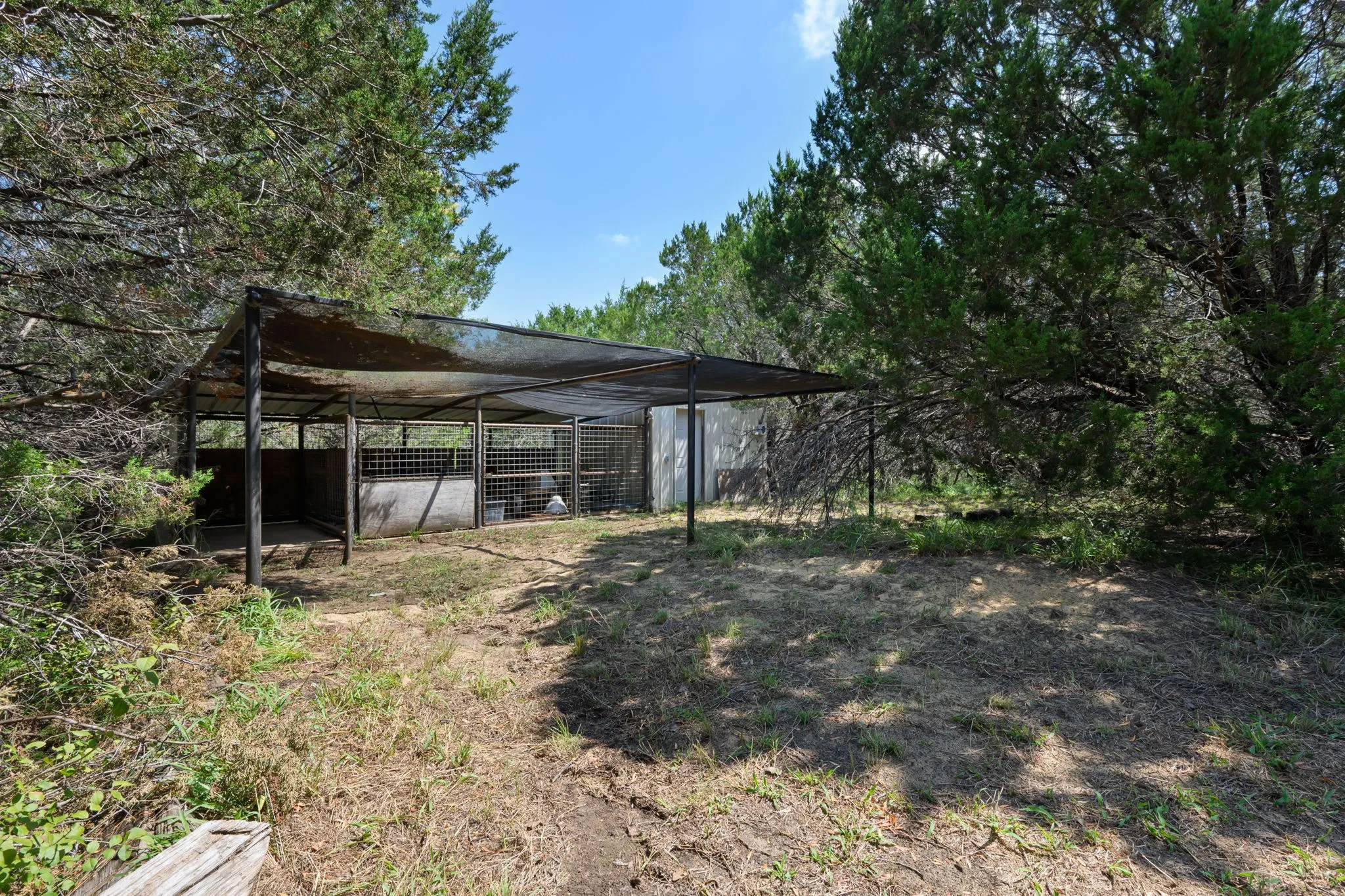 Single Family Residence For Sale in Hamilton County , 725 County Road 300, Hamilton, Texas 76531, 4 Bedroom, 4 Bathroom, Garage spaces, 3,346 Sqft, built in 1990, mls#21083742, Real Estate Agent in Hamilton, Homes For Sale in Hamilton county, Homes For Sale in Hamilton, Realtor in Hamilton Texas, Real Estate Brokerage Independent Realty Texas, Luminita Cordes Realtor