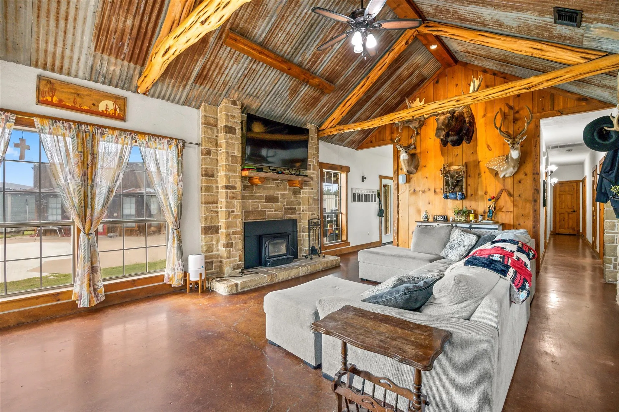 Single Family Residence For Sale in Somervell County , 5106 Fm 51, Glen Rose, Texas 76043, 3 Bedroom, 2 Bathroom, Garage spaces, 1,860 Sqft, built in 2001, mls#21083636, Real Estate Agent in Glen Rose, Homes For Sale in Somervell county, Homes For Sale in Glen Rose, Realtor in Glen Rose Texas, Real Estate Brokerage Independent Realty Texas, Luminita Cordes Realtor