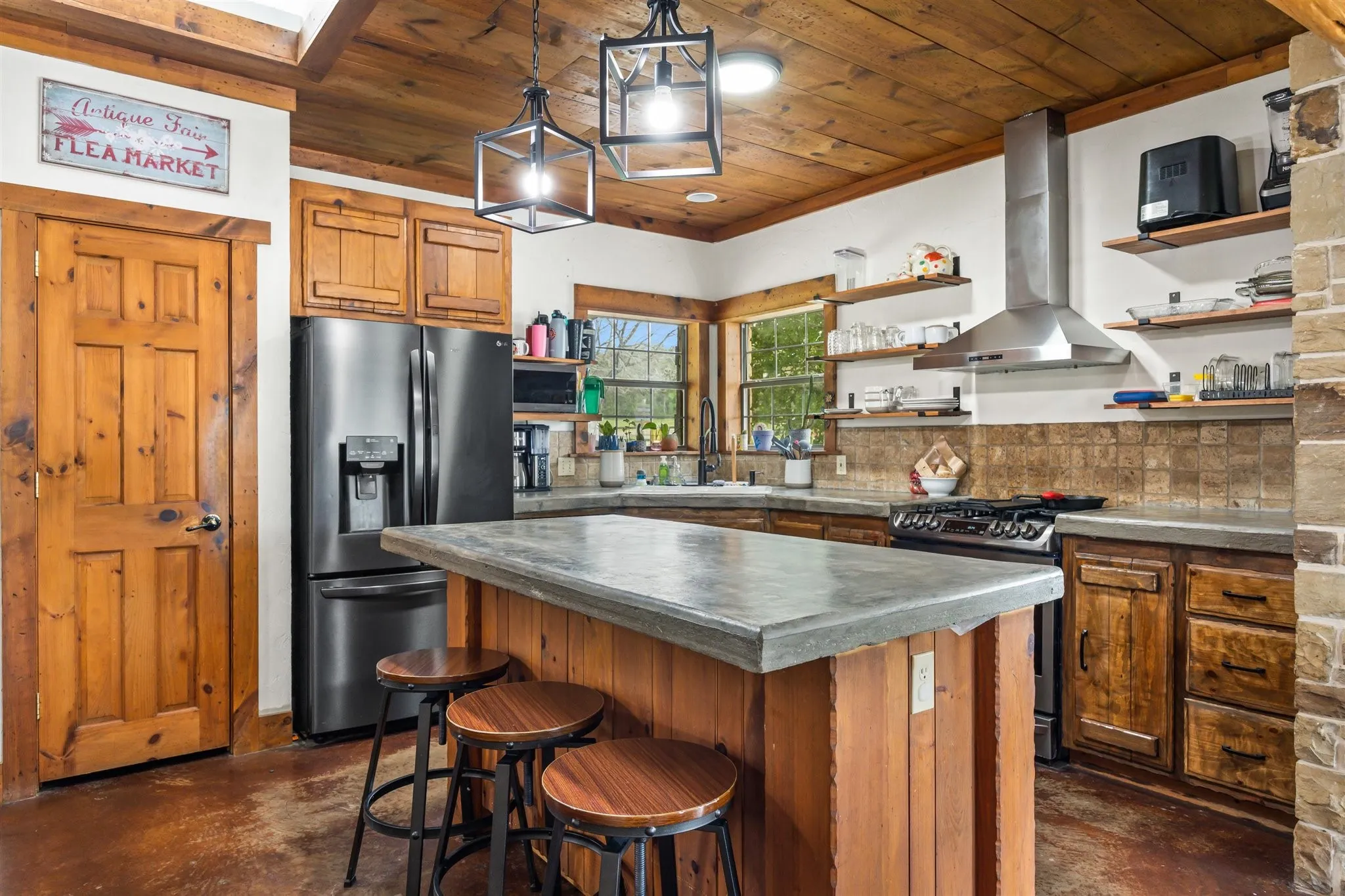 Single Family Residence For Sale in Somervell County , 5106 Fm 51, Glen Rose, Texas 76043, 3 Bedroom, 2 Bathroom, Garage spaces, 1,860 Sqft, built in 2001, mls#21083636, Real Estate Agent in Glen Rose, Homes For Sale in Somervell county, Homes For Sale in Glen Rose, Realtor in Glen Rose Texas, Real Estate Brokerage Independent Realty Texas, Luminita Cordes Realtor