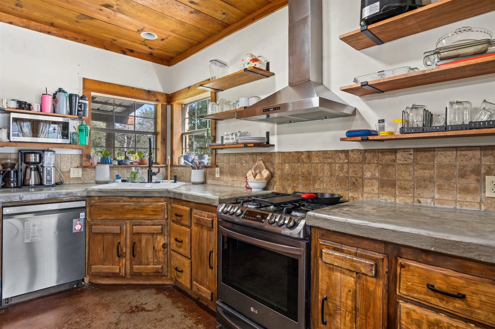 Single Family Residence For Sale in Somervell County , 5106 Fm 51, Glen Rose, Texas 76043, 3 Bedroom, 2 Bathroom, Garage spaces, 1,860 Sqft, built in 2001, mls#21083636, Real Estate Agent in Glen Rose, Homes For Sale in Somervell county, Homes For Sale in Glen Rose, Realtor in Glen Rose Texas, Real Estate Brokerage Independent Realty Texas, Luminita Cordes Realtor