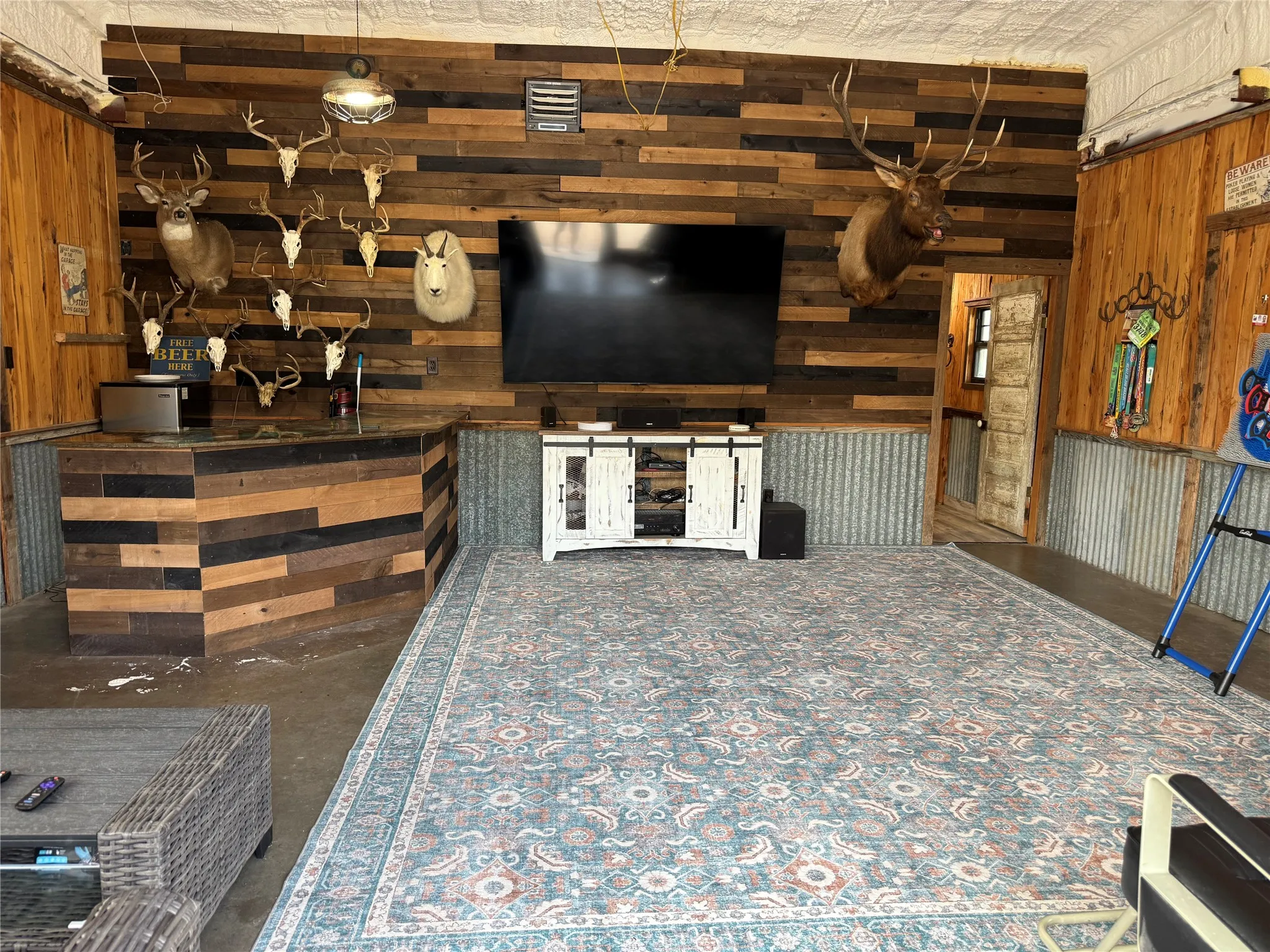 Single Family Residence For Sale in Somervell County , 5106 Fm 51, Glen Rose, Texas 76043, 3 Bedroom, 2 Bathroom, Garage spaces, 1,860 Sqft, built in 2001, mls#21083636, Real Estate Agent in Glen Rose, Homes For Sale in Somervell county, Homes For Sale in Glen Rose, Realtor in Glen Rose Texas, Real Estate Brokerage Independent Realty Texas, Luminita Cordes Realtor