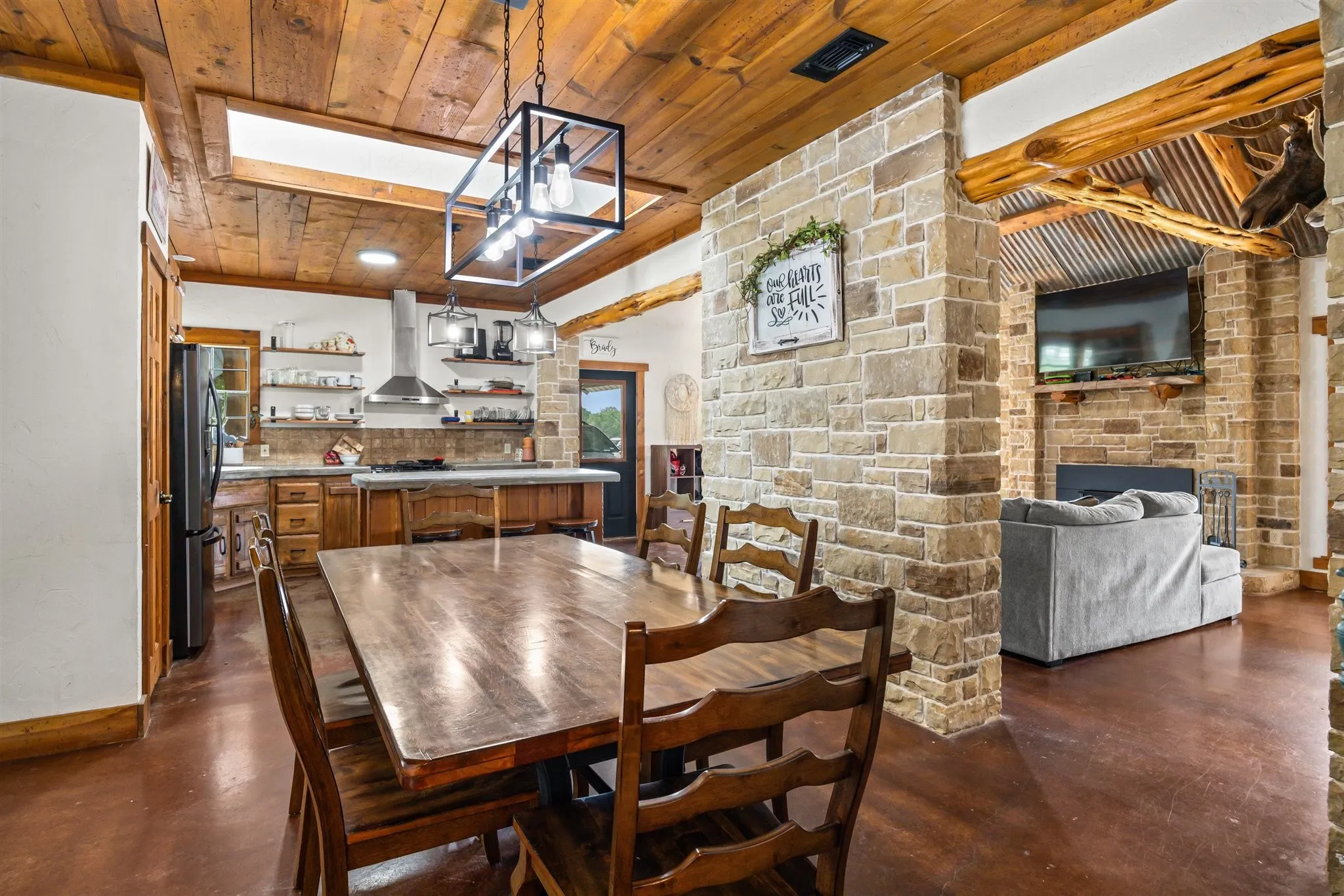 Single Family Residence For Sale in Somervell County , 5106 Fm 51, Glen Rose, Texas 76043, 3 Bedroom, 2 Bathroom, Garage spaces, 1,860 Sqft, built in 2001, mls#21083636, Real Estate Agent in Glen Rose, Homes For Sale in Somervell county, Homes For Sale in Glen Rose, Realtor in Glen Rose Texas, Real Estate Brokerage Independent Realty Texas, Luminita Cordes Realtor