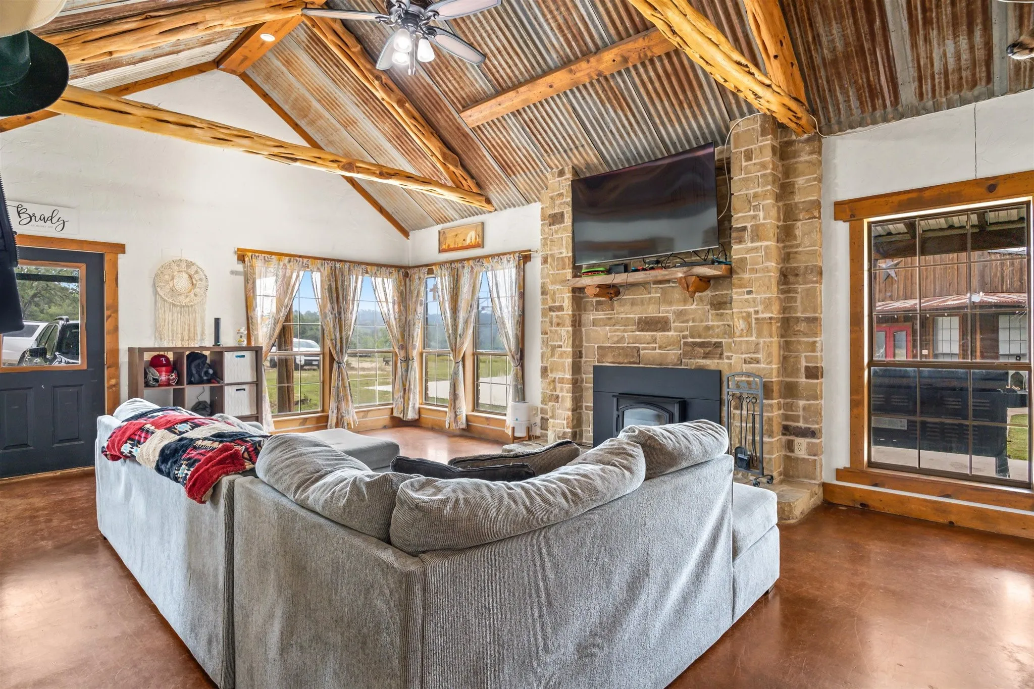 Single Family Residence For Sale in Somervell County , 5106 Fm 51, Glen Rose, Texas 76043, 3 Bedroom, 2 Bathroom, Garage spaces, 1,860 Sqft, built in 2001, mls#21083636, Real Estate Agent in Glen Rose, Homes For Sale in Somervell county, Homes For Sale in Glen Rose, Realtor in Glen Rose Texas, Real Estate Brokerage Independent Realty Texas, Luminita Cordes Realtor