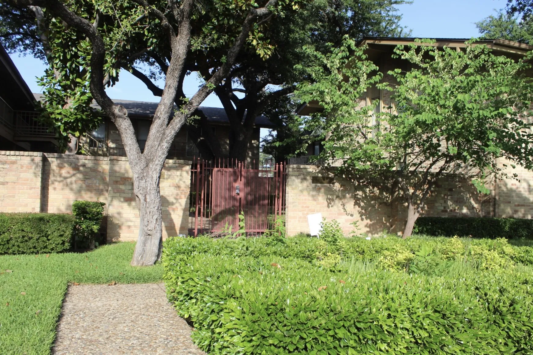 Condominium For Sale in Dallas County , 11312 Park Central Place A, Dallas, Texas 75230, 2 Bedroom, 2 Bathroom, Garage spaces, 1,056 Sqft, built in 1961, Preowned, Price $160,000, mls#21076159, Real Estate Agent in Dallas, Homes For Sale in Dallas county, Homes For Sale in Dallas, Realtor in Dallas Texas, Real Estate Brokerage Independent Realty Texas, Luminita Cordes Realtor
