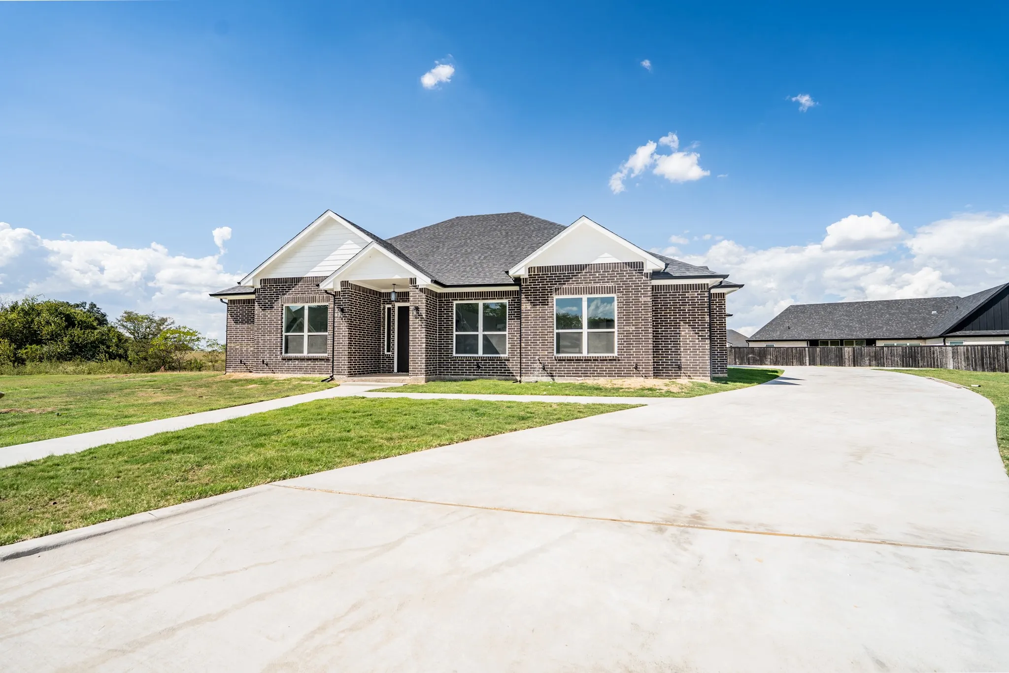 Single Family Residence For Sale in Hopkins County , 2147 Heath Street, Sulphur Springs, Texas 75482, 4 Bedroom, 4 Bathroom, 2 Garage spaces, 2,867 Sqft, built in 2025, New Construction - Complete, mls#21083723, Real Estate Agent in Sulphur Springs, Homes For Sale in Hopkins county, Homes For Sale in Sulphur Springs, Realtor in Sulphur Springs Texas, Real Estate Brokerage Independent Realty Texas, Luminita Cordes Realtor