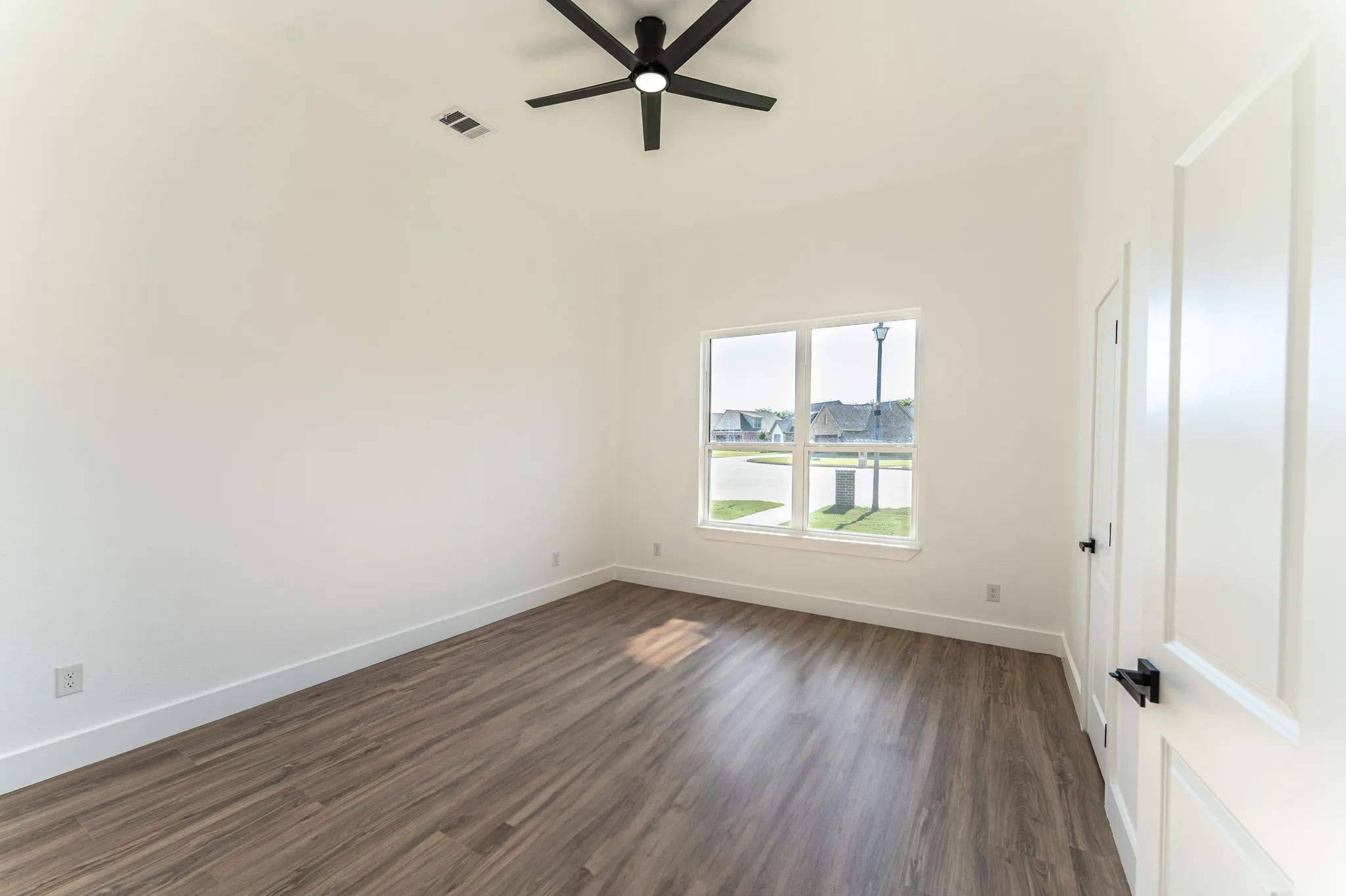 Single Family Residence For Sale in Hopkins County , 2147 Heath Street, Sulphur Springs, Texas 75482, 4 Bedroom, 4 Bathroom, 2 Garage spaces, 2,867 Sqft, built in 2025, New Construction - Complete, mls#21083723, Real Estate Agent in Sulphur Springs, Homes For Sale in Hopkins county, Homes For Sale in Sulphur Springs, Realtor in Sulphur Springs Texas, Real Estate Brokerage Independent Realty Texas, Luminita Cordes Realtor