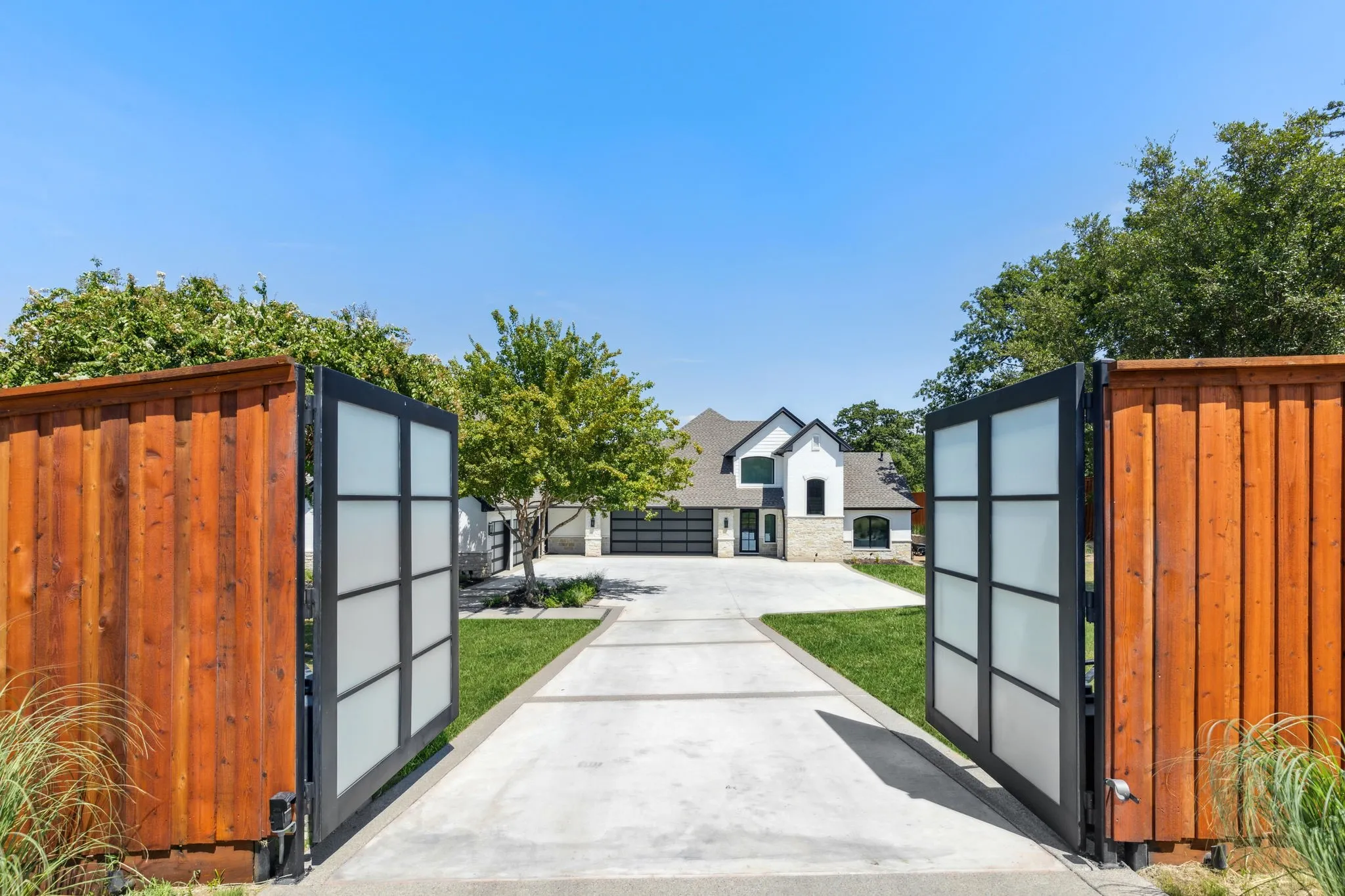 Business For Sale in Tarrant County , 615 Brewer Road, Southlake, Texas 76092, 0, 0, Garage spaces, 7,951 Sqft, built in 2001, Preowned, mls#21077014, Real Estate Agent in Southlake, Homes For Sale in Tarrant county, Homes For Sale in Southlake, Realtor in Southlake Texas, Real Estate Brokerage Independent Realty Texas, Luminita Cordes Realtor