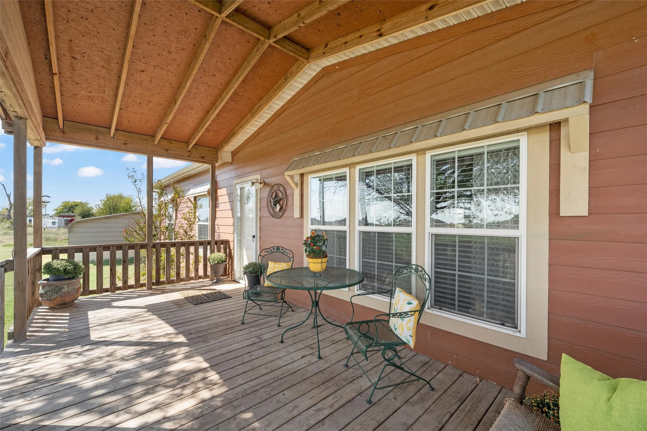 Deck with outdoor dining space