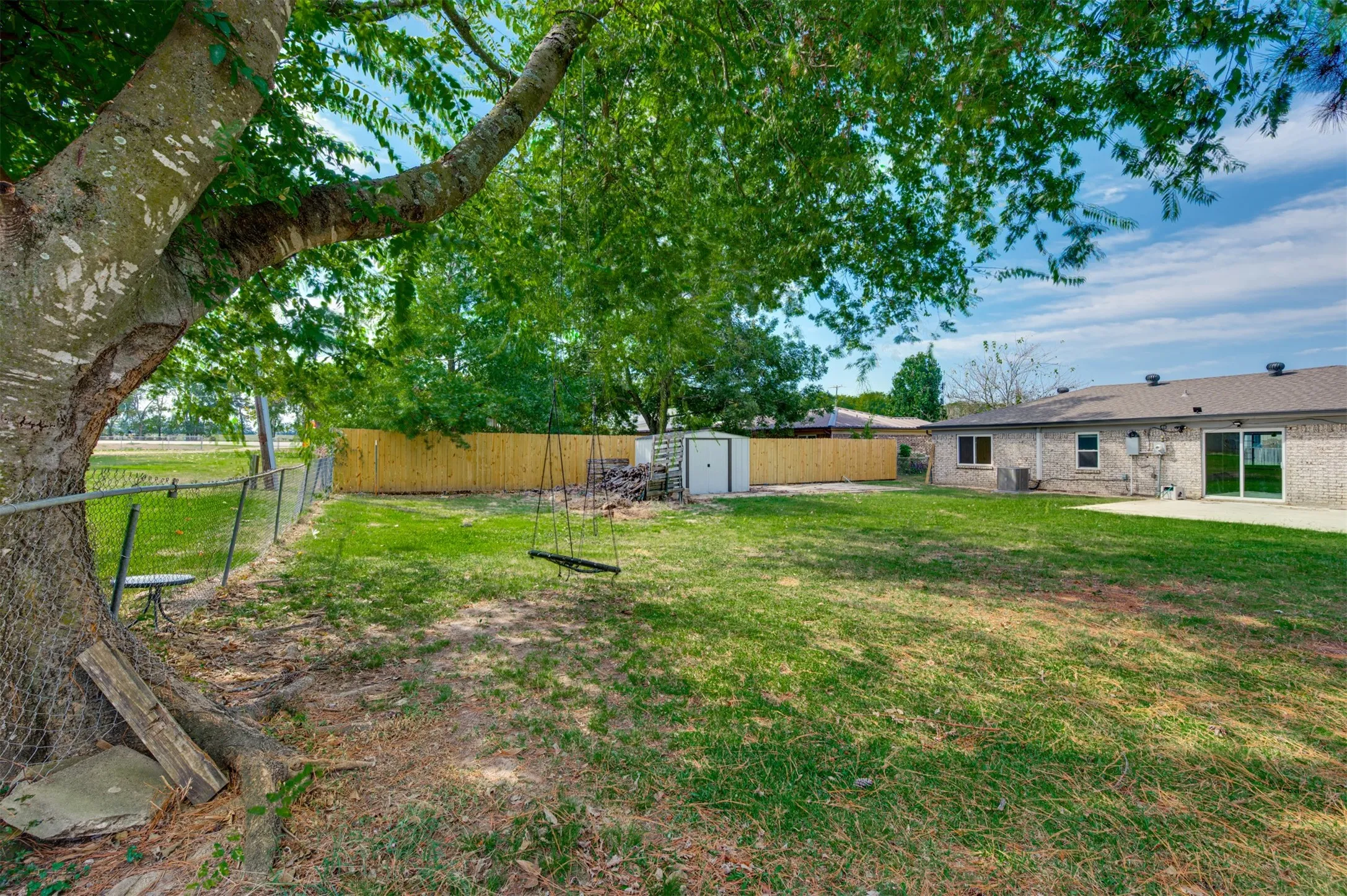 Single Family Residence For Sale in Lamar County , 130 Wright Drive, Blossom, Texas 75416, 3 Bedroom, 2 Bathroom, Garage spaces, 1,068 Sqft, built in 0, Preowned, mls#21082783, Real Estate Agent in Blossom, Homes For Sale in Lamar county, Homes For Sale in Blossom, Realtor in Blossom Texas, Real Estate Brokerage Independent Realty Texas, Luminita Cordes Realtor