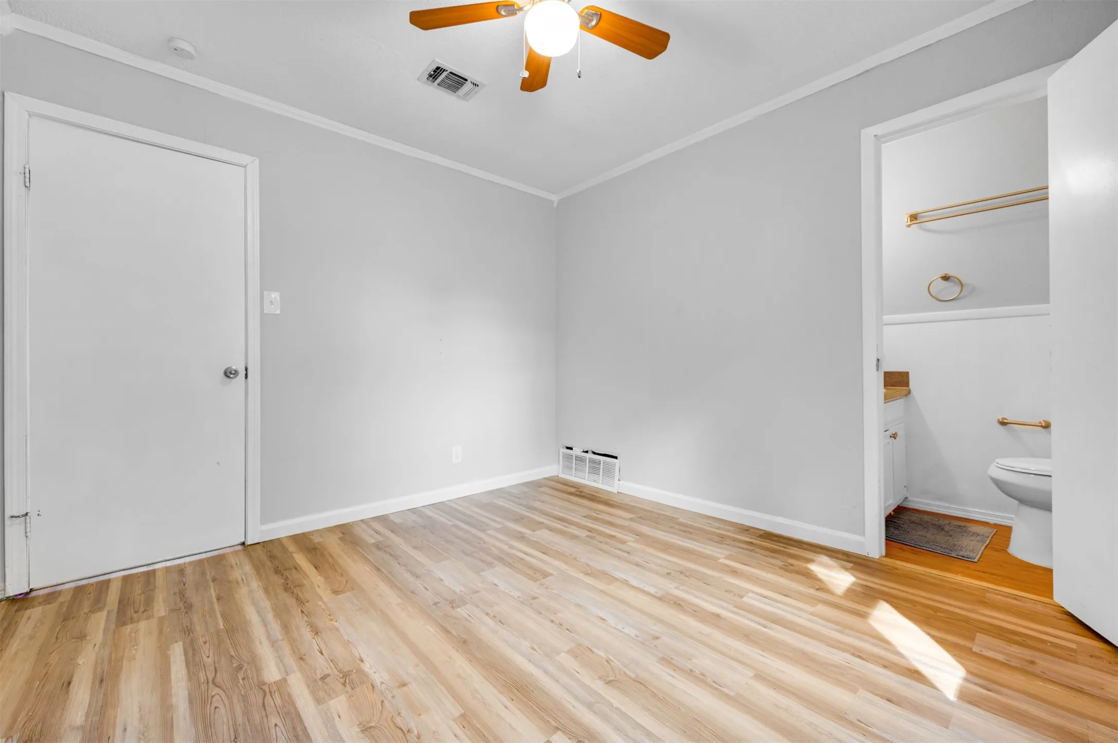 Single Family Residence For Sale in Lamar County , 130 Wright Drive, Blossom, Texas 75416, 3 Bedroom, 2 Bathroom, Garage spaces, 1,068 Sqft, built in 0, Preowned, mls#21082783, Real Estate Agent in Blossom, Homes For Sale in Lamar county, Homes For Sale in Blossom, Realtor in Blossom Texas, Real Estate Brokerage Independent Realty Texas, Luminita Cordes Realtor