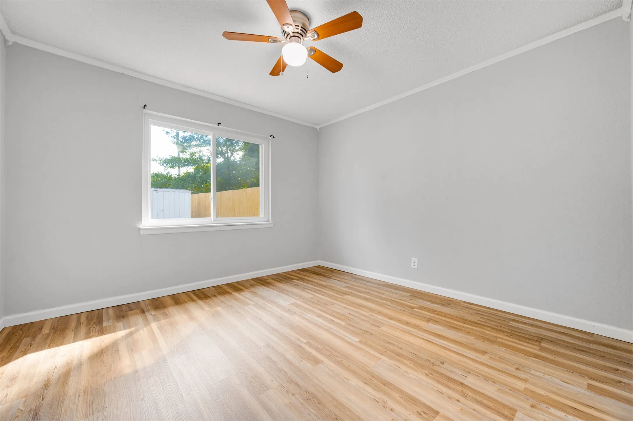 Single Family Residence For Sale in Lamar County , 130 Wright Drive, Blossom, Texas 75416, 3 Bedroom, 2 Bathroom, Garage spaces, 1,068 Sqft, built in 0, Preowned, mls#21082783, Real Estate Agent in Blossom, Homes For Sale in Lamar county, Homes For Sale in Blossom, Realtor in Blossom Texas, Real Estate Brokerage Independent Realty Texas, Luminita Cordes Realtor
