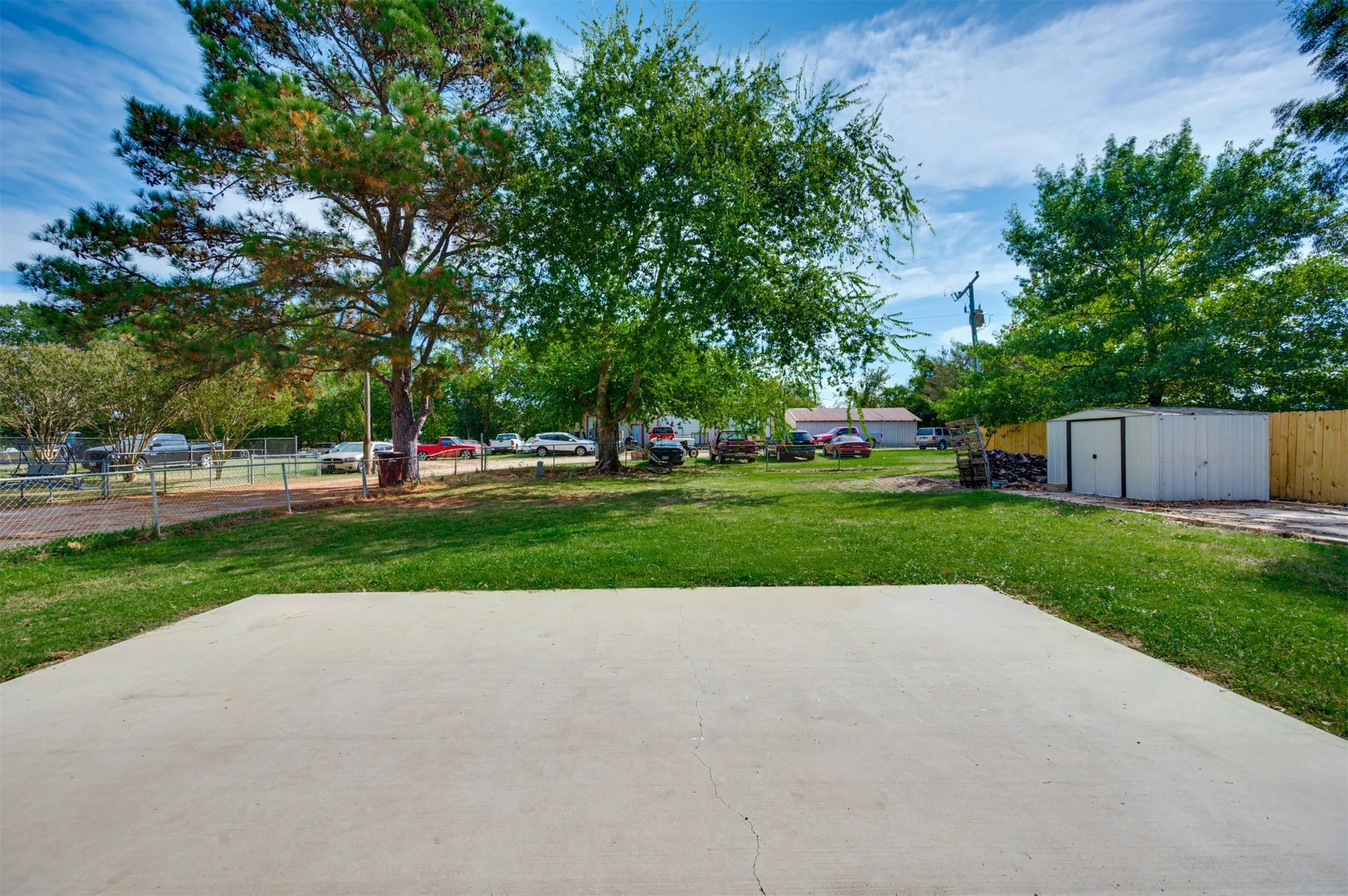 Single Family Residence For Sale in Lamar County , 130 Wright Drive, Blossom, Texas 75416, 3 Bedroom, 2 Bathroom, Garage spaces, 1,068 Sqft, built in 0, Preowned, mls#21082783, Real Estate Agent in Blossom, Homes For Sale in Lamar county, Homes For Sale in Blossom, Realtor in Blossom Texas, Real Estate Brokerage Independent Realty Texas, Luminita Cordes Realtor