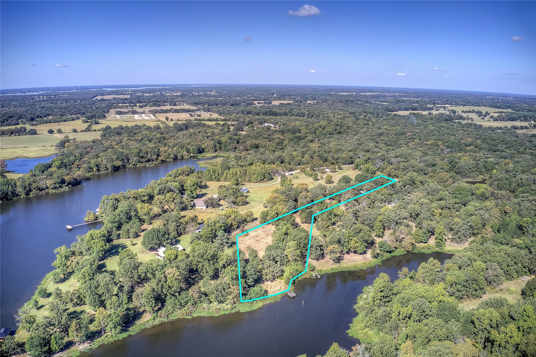 Lot with approximate boundaries, including SRA leaseback to the lakeshore