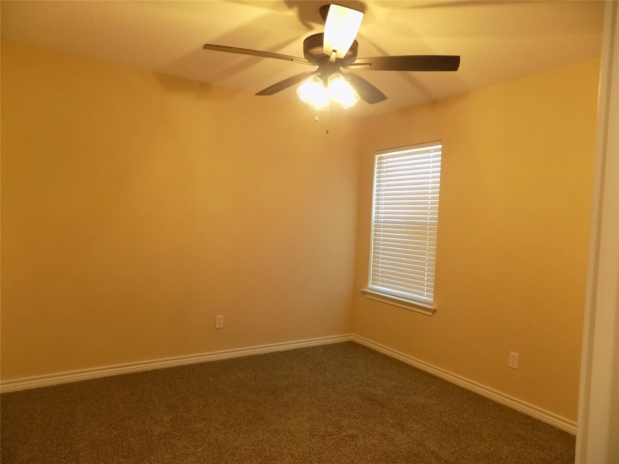 Secondary bedroom