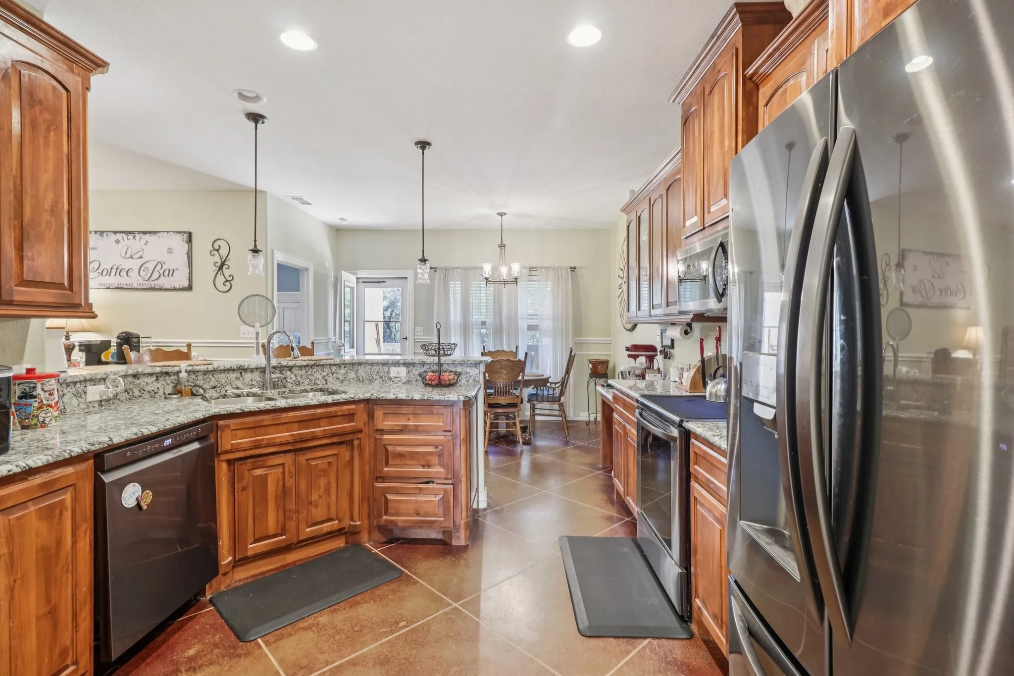 Full stainless appliances