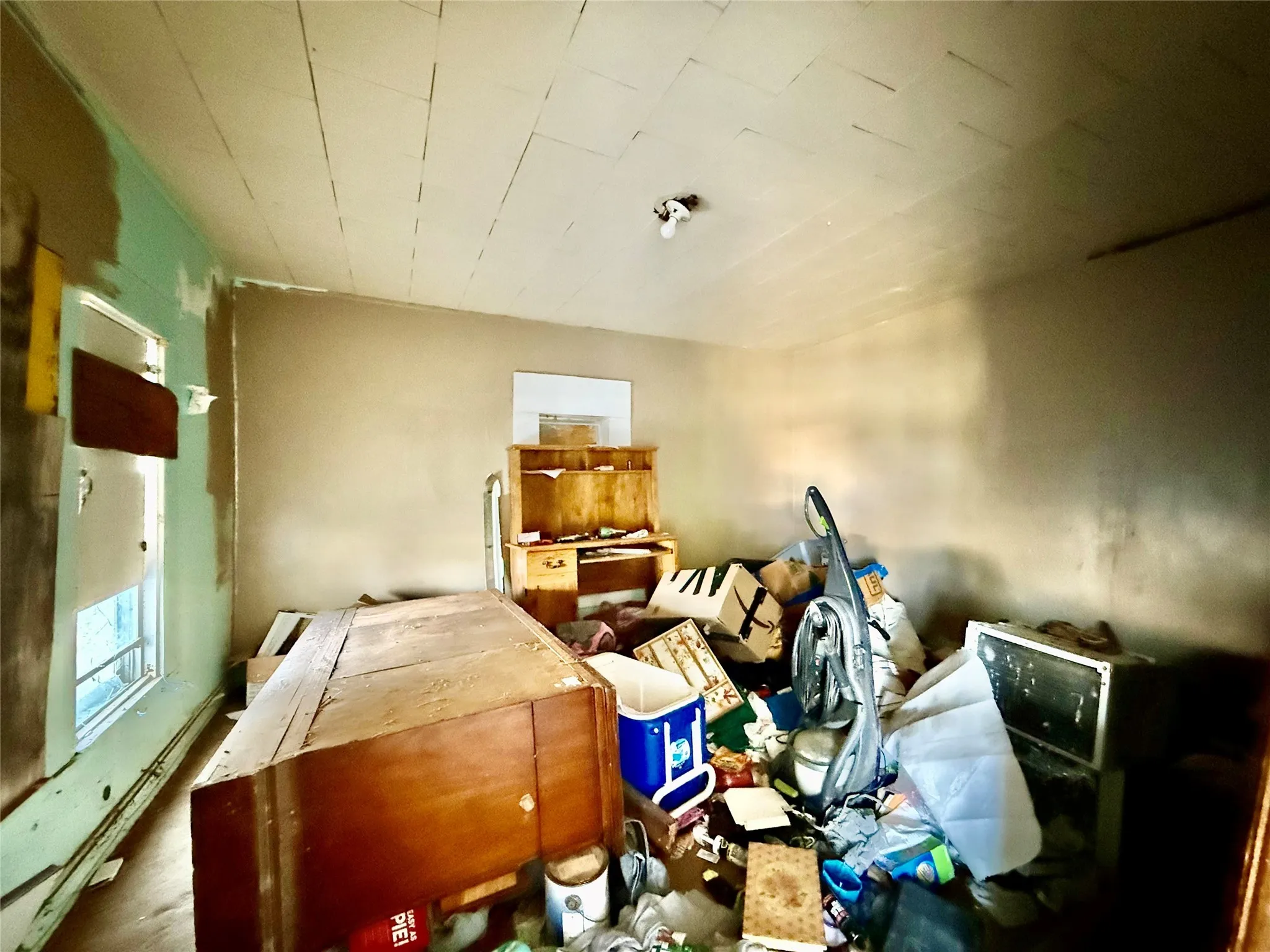 Single Family Residence For Sale in Parker County , 211 Cherry Street, Millsap, Texas 76066, 2 Bedroom, 1 Bathroom, Garage spaces, 1,072 Sqft, built in 0, Preowned, Price $60,000, mls#21084469, Real Estate Agent in Millsap, Homes For Sale in Parker county, Homes For Sale in Millsap, Realtor in Millsap Texas, Real Estate Brokerage Independent Realty Texas, Luminita Cordes Realtor