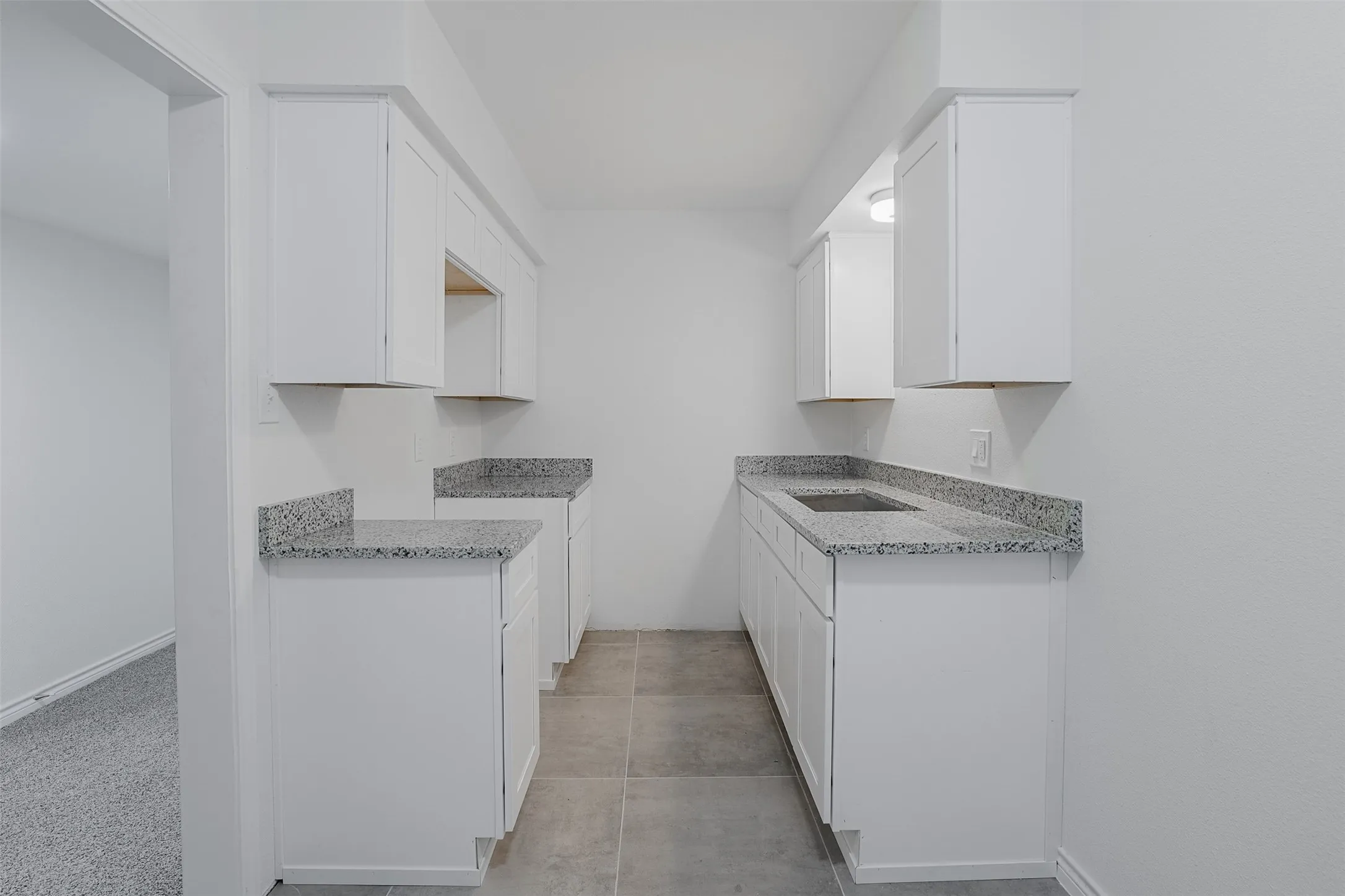 Condominium For Sale in Tarrant County , 5055 Ridglea Lane 1105, Fort Worth, Texas 76116, 1 Bedroom, 1 Bathroom, Garage spaces, 853 Sqft, built in 1968, Preowned, mls#21084173, Real Estate Agent in Fort Worth, Homes For Sale in Tarrant county, Homes For Sale in Fort Worth, Realtor in Fort Worth Texas, Real Estate Brokerage Independent Realty Texas, Luminita Cordes Realtor
