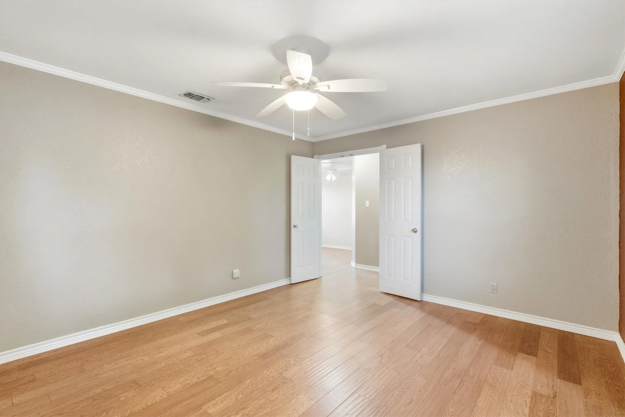 Single Family Residence For Sale in Dallas County , 4609 Pioneer Road, Balch Springs, Texas 75180, 3 Bedrooms, 2 Bathrooms, 4 Garage spaces, 1,632 Sqft, built in 1954, Price $795,000, mls#21085393, Real Estate Agent in Balch Springs, Homes For Sale in Dallas county, Homes For Sale in Balch Springs, Realtor in Balch Springs Texas, Real Estate Brokerage Independent Realty Texas, Luminita Cordes Realtor