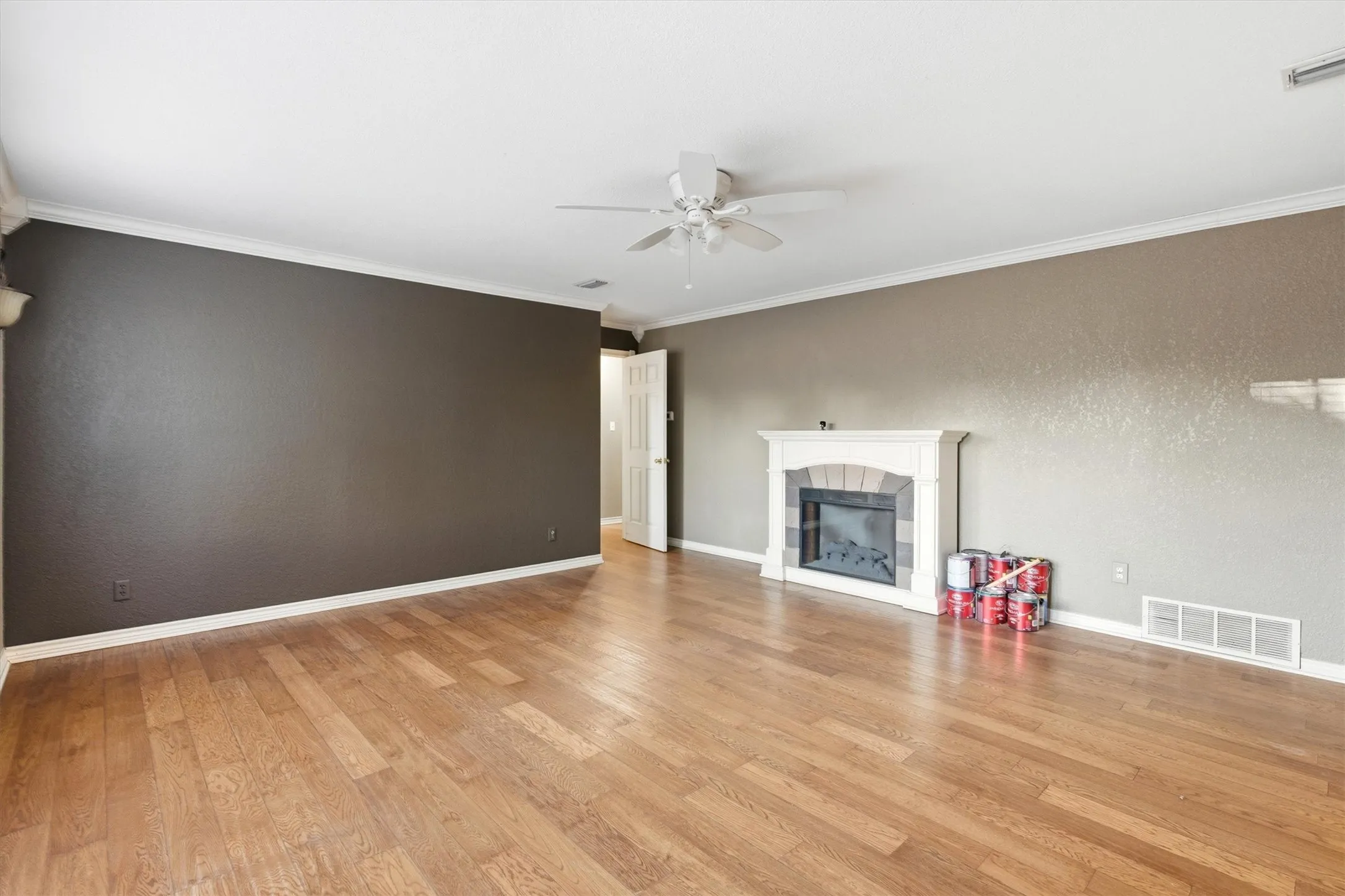 Single Family Residence For Sale in Dallas County , 4609 Pioneer Road, Balch Springs, Texas 75180, 3 Bedrooms, 2 Bathrooms, 4 Garage spaces, 1,632 Sqft, built in 1954, Price $795,000, mls#21085393, Real Estate Agent in Balch Springs, Homes For Sale in Dallas county, Homes For Sale in Balch Springs, Realtor in Balch Springs Texas, Real Estate Brokerage Independent Realty Texas, Luminita Cordes Realtor