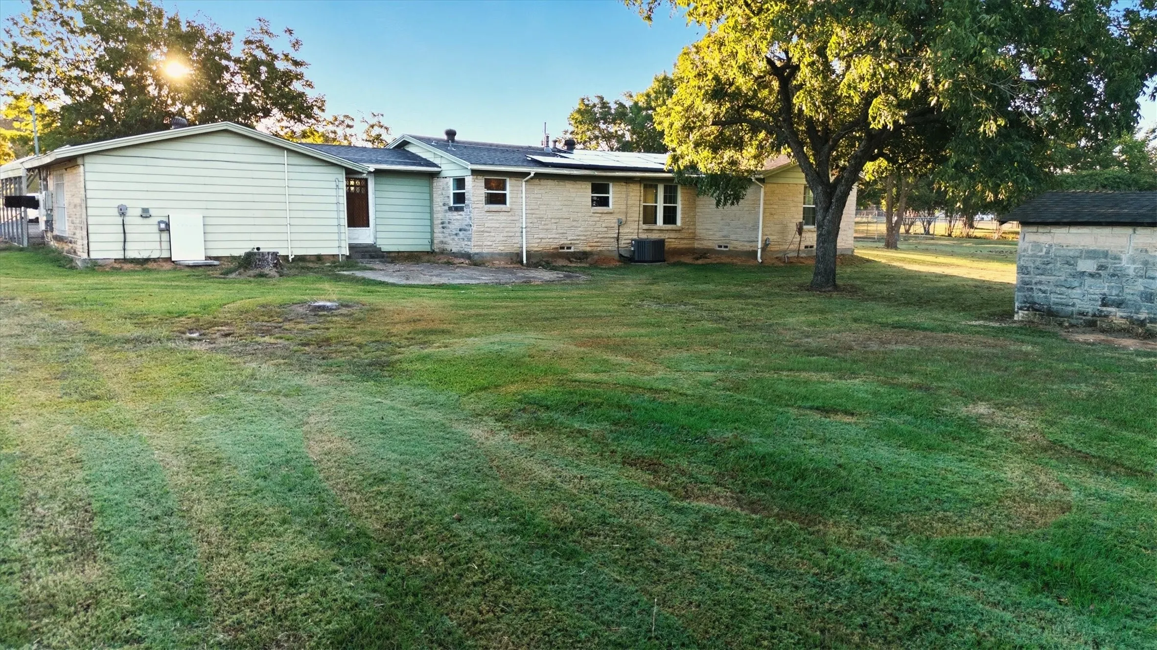 Single Family Residence For Sale in Dallas County , 4609 Pioneer Road, Balch Springs, Texas 75180, 3 Bedrooms, 2 Bathrooms, 4 Garage spaces, 1,632 Sqft, built in 1954, Price $795,000, mls#21085393, Real Estate Agent in Balch Springs, Homes For Sale in Dallas county, Homes For Sale in Balch Springs, Realtor in Balch Springs Texas, Real Estate Brokerage Independent Realty Texas, Luminita Cordes Realtor