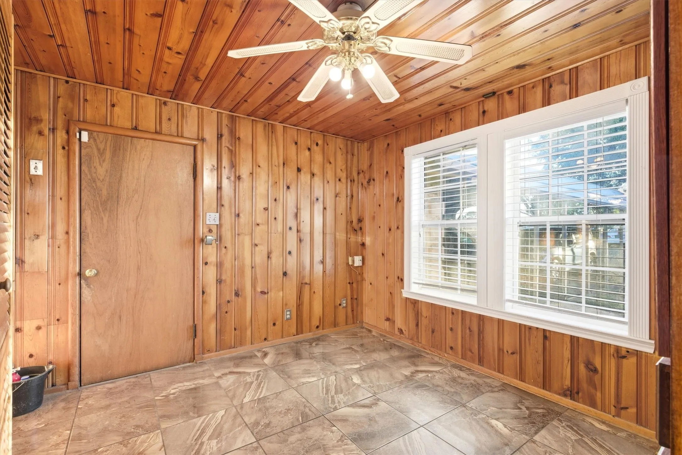 Single Family Residence For Sale in Dallas County , 4609 Pioneer Road, Balch Springs, Texas 75180, 3 Bedrooms, 2 Bathrooms, 4 Garage spaces, 1,632 Sqft, built in 1954, Price $795,000, mls#21085393, Real Estate Agent in Balch Springs, Homes For Sale in Dallas county, Homes For Sale in Balch Springs, Realtor in Balch Springs Texas, Real Estate Brokerage Independent Realty Texas, Luminita Cordes Realtor