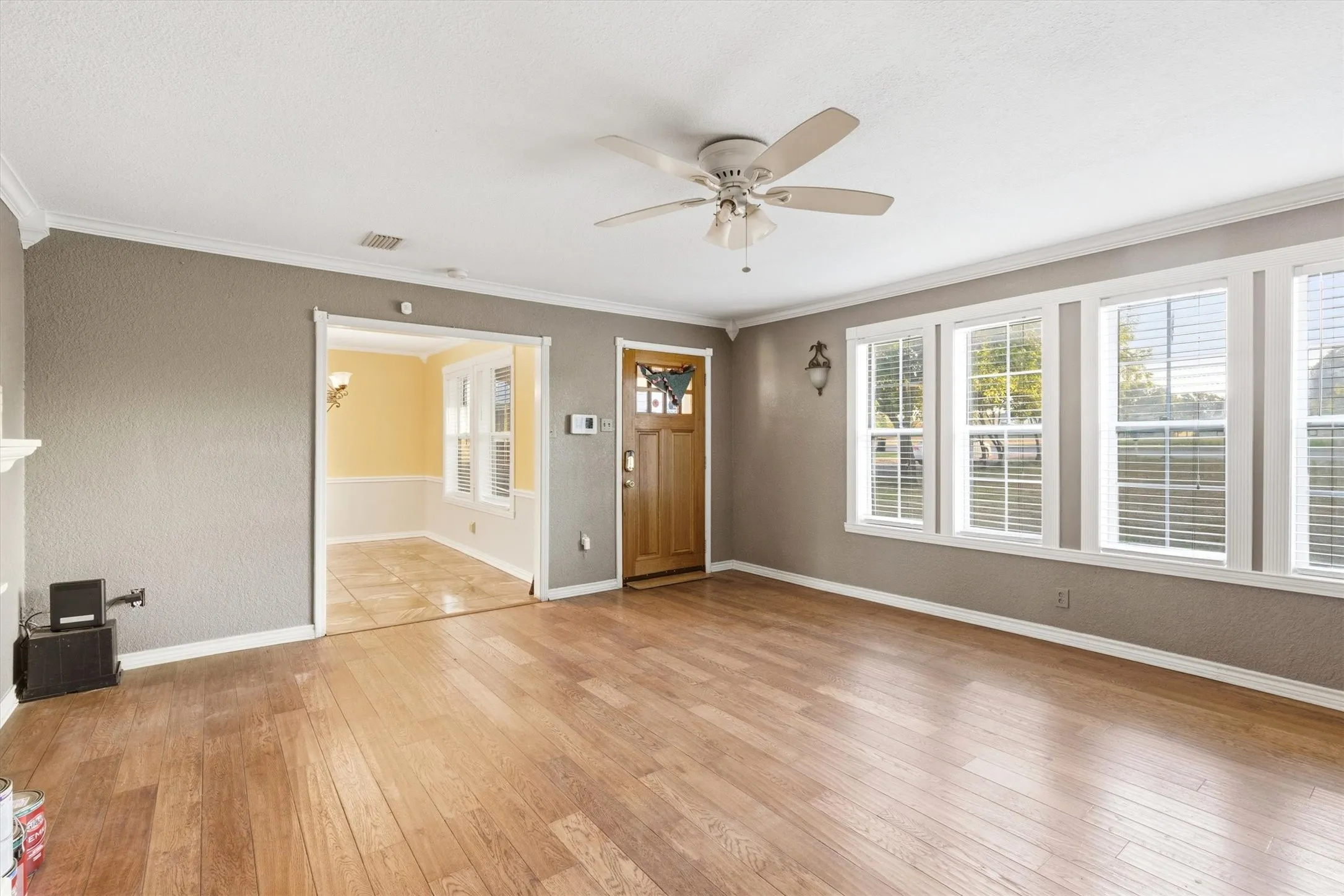 Single Family Residence For Sale in Dallas County , 4609 Pioneer Road, Balch Springs, Texas 75180, 3 Bedrooms, 2 Bathrooms, 4 Garage spaces, 1,632 Sqft, built in 1954, Price $795,000, mls#21085393, Real Estate Agent in Balch Springs, Homes For Sale in Dallas county, Homes For Sale in Balch Springs, Realtor in Balch Springs Texas, Real Estate Brokerage Independent Realty Texas, Luminita Cordes Realtor