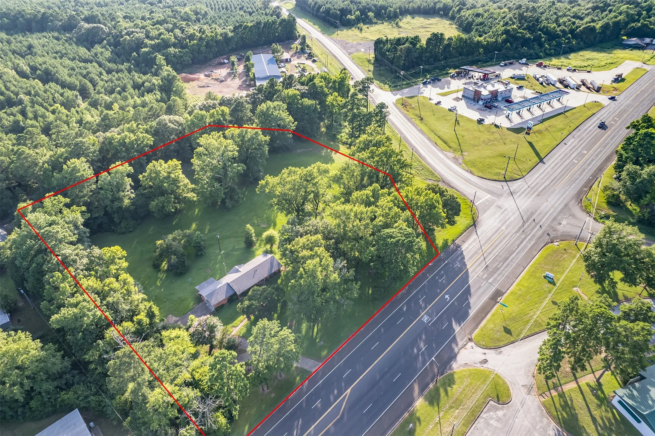 Single Family Residence For Sale in Cherokee County , 1858 S Dickinson Drive, Rusk, Texas 75785, 3 Bedroom, 3 Bathroom, Garage spaces, 1,847 Sqft, built in 1959, mls#21085844, Real Estate Agent in Rusk, Homes For Sale in Cherokee county, Homes For Sale in Rusk, Realtor in Rusk Texas, Real Estate Brokerage Independent Realty Texas, Luminita Cordes Realtor