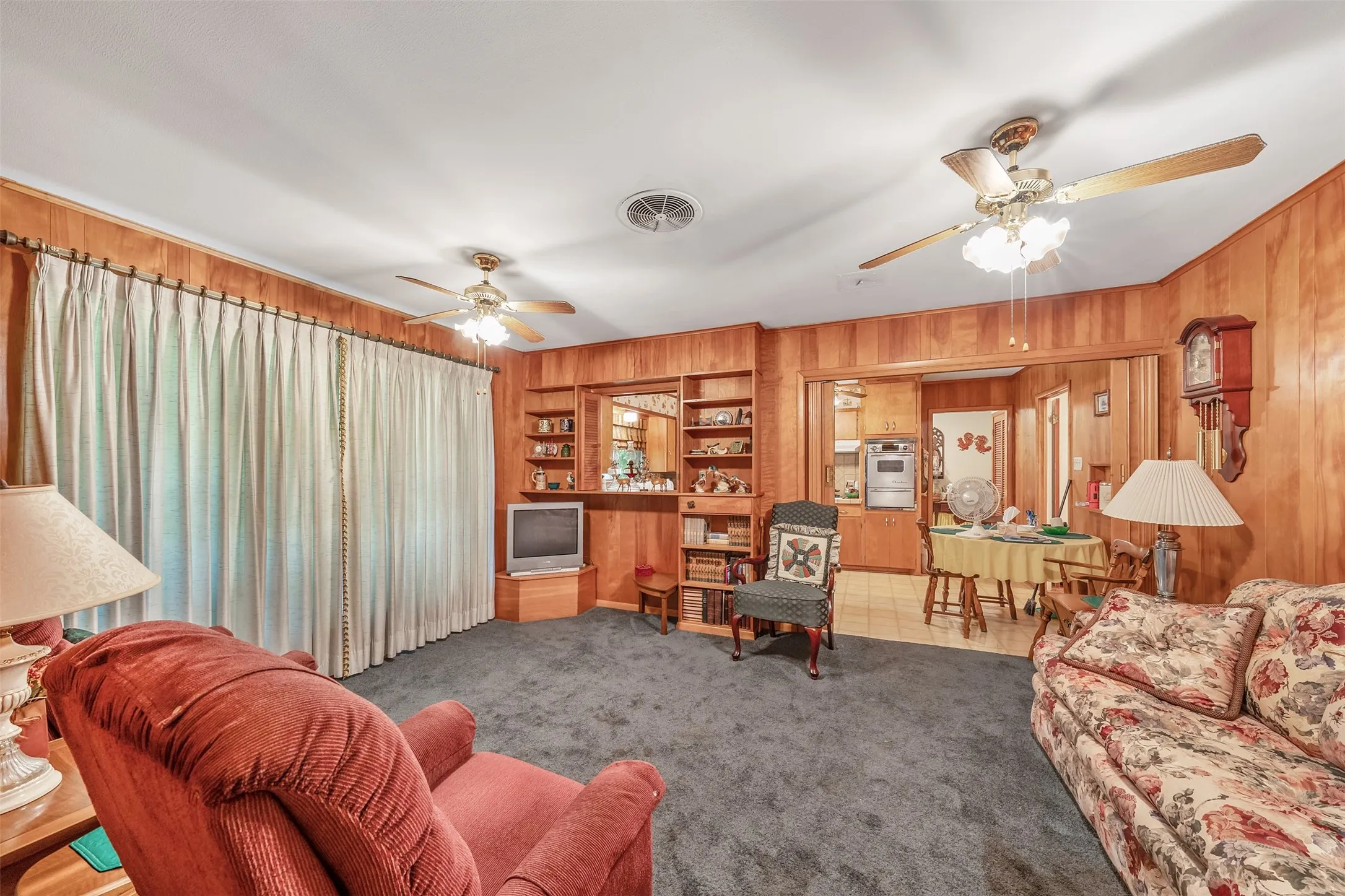 Single Family Residence For Sale in Cherokee County , 1858 S Dickinson Drive, Rusk, Texas 75785, 3 Bedroom, 3 Bathroom, Garage spaces, 1,847 Sqft, built in 1959, mls#21085844, Real Estate Agent in Rusk, Homes For Sale in Cherokee county, Homes For Sale in Rusk, Realtor in Rusk Texas, Real Estate Brokerage Independent Realty Texas, Luminita Cordes Realtor