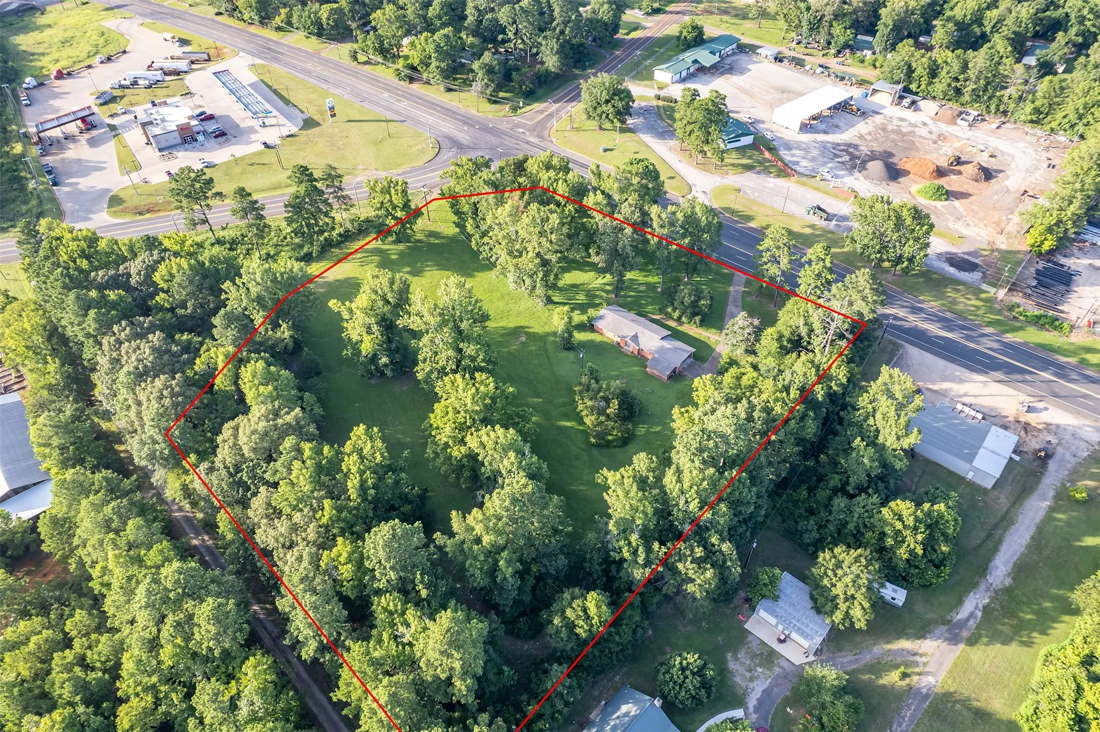 Single Family Residence For Sale in Cherokee County , 1858 S Dickinson Drive, Rusk, Texas 75785, 3 Bedroom, 3 Bathroom, Garage spaces, 1,847 Sqft, built in 1959, mls#21085844, Real Estate Agent in Rusk, Homes For Sale in Cherokee county, Homes For Sale in Rusk, Realtor in Rusk Texas, Real Estate Brokerage Independent Realty Texas, Luminita Cordes Realtor