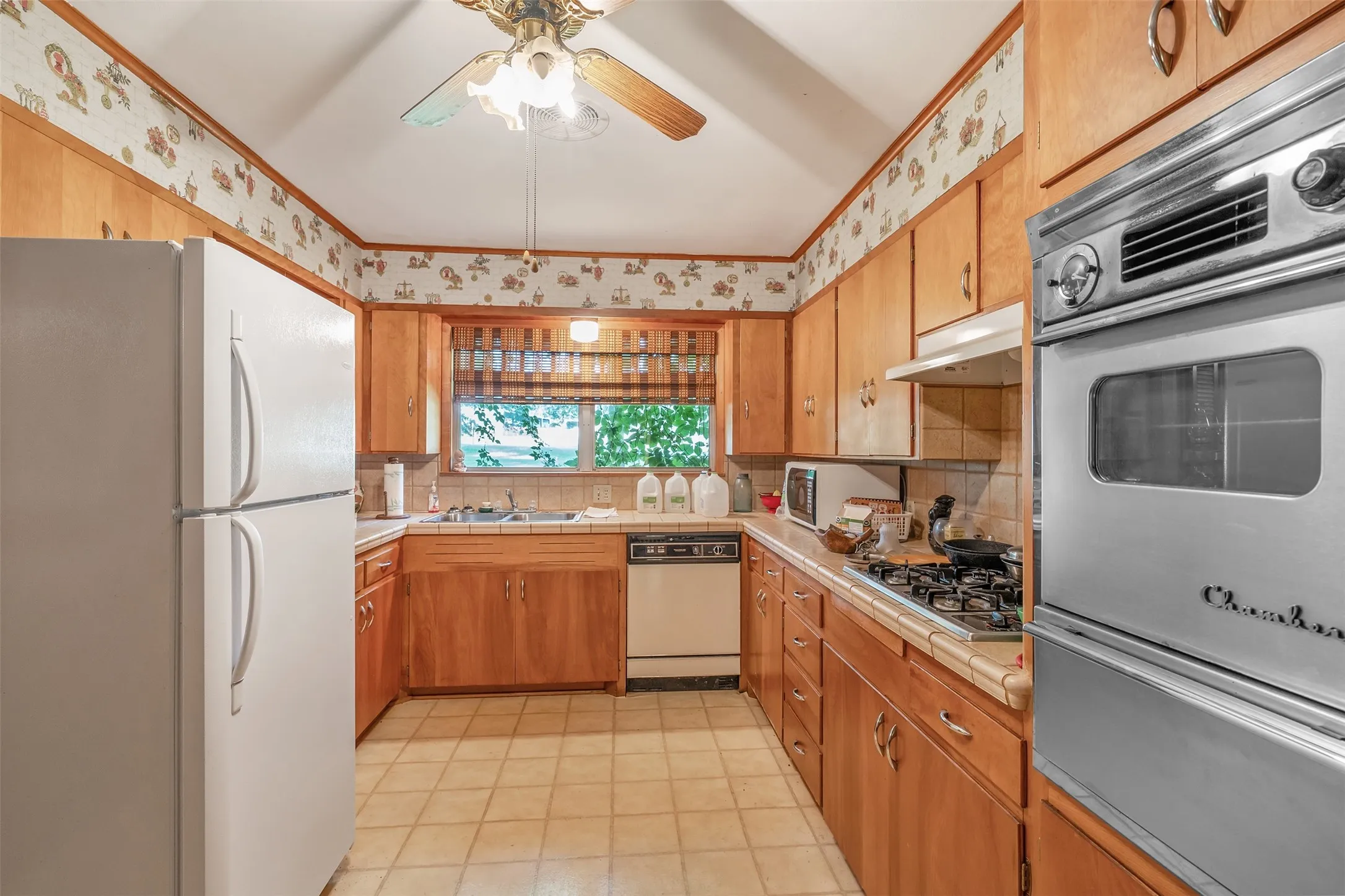 Single Family Residence For Sale in Cherokee County , 1858 S Dickinson Drive, Rusk, Texas 75785, 3 Bedroom, 3 Bathroom, Garage spaces, 1,847 Sqft, built in 1959, mls#21085844, Real Estate Agent in Rusk, Homes For Sale in Cherokee county, Homes For Sale in Rusk, Realtor in Rusk Texas, Real Estate Brokerage Independent Realty Texas, Luminita Cordes Realtor