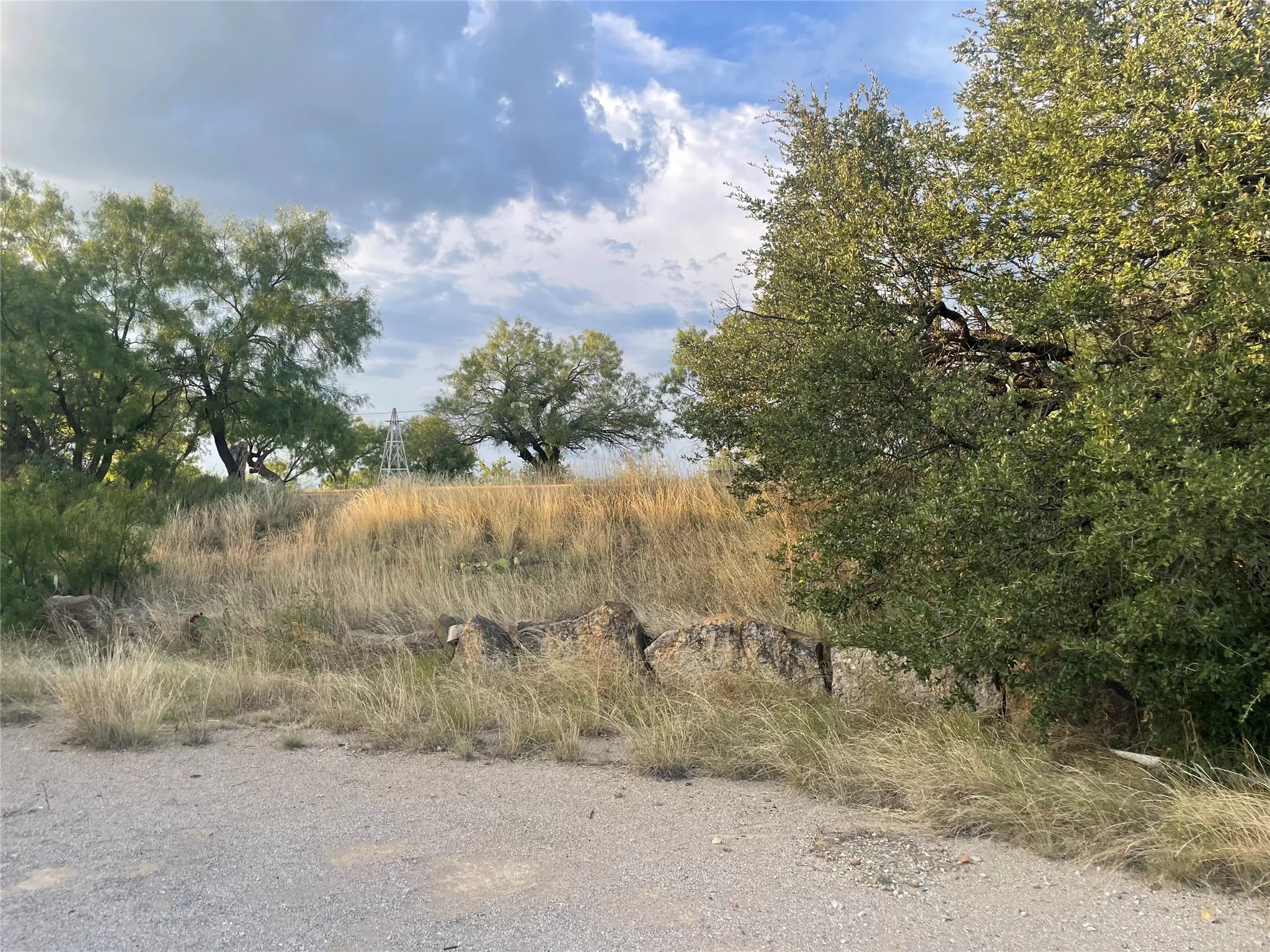 Single Family Residence For Sale in Stephens County , 520 cR 221, Breckenridge, Texas 76424, 3 Bedroom, 2 Bathroom, 2 Garage spaces, 1,840 Sqft, built in 1999, Preowned, mls#21071705, Real Estate Agent in Breckenridge, Homes For Sale in Stephens county, Homes For Sale in Breckenridge, Realtor in Breckenridge Texas, Real Estate Brokerage Independent Realty Texas, Luminita Cordes Realtor