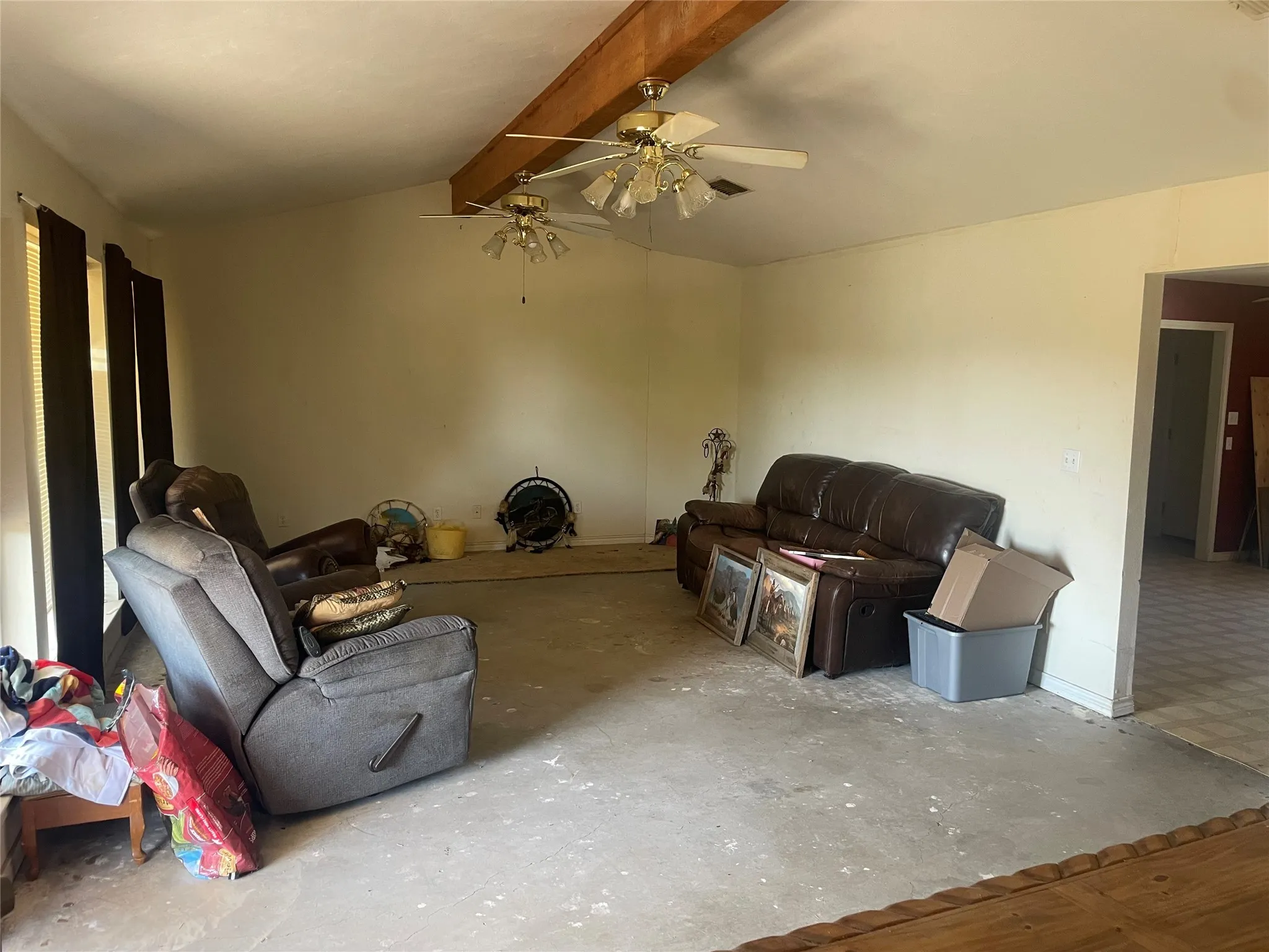 Single Family Residence For Sale in Stephens County , 520 cR 221, Breckenridge, Texas 76424, 3 Bedroom, 2 Bathroom, 2 Garage spaces, 1,840 Sqft, built in 1999, Preowned, mls#21071705, Real Estate Agent in Breckenridge, Homes For Sale in Stephens county, Homes For Sale in Breckenridge, Realtor in Breckenridge Texas, Real Estate Brokerage Independent Realty Texas, Luminita Cordes Realtor