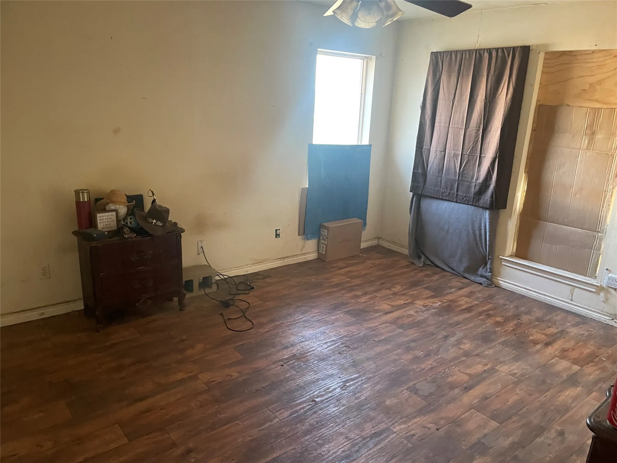 Single Family Residence For Sale in Stephens County , 520 cR 221, Breckenridge, Texas 76424, 3 Bedroom, 2 Bathroom, 2 Garage spaces, 1,840 Sqft, built in 1999, Preowned, mls#21071705, Real Estate Agent in Breckenridge, Homes For Sale in Stephens county, Homes For Sale in Breckenridge, Realtor in Breckenridge Texas, Real Estate Brokerage Independent Realty Texas, Luminita Cordes Realtor