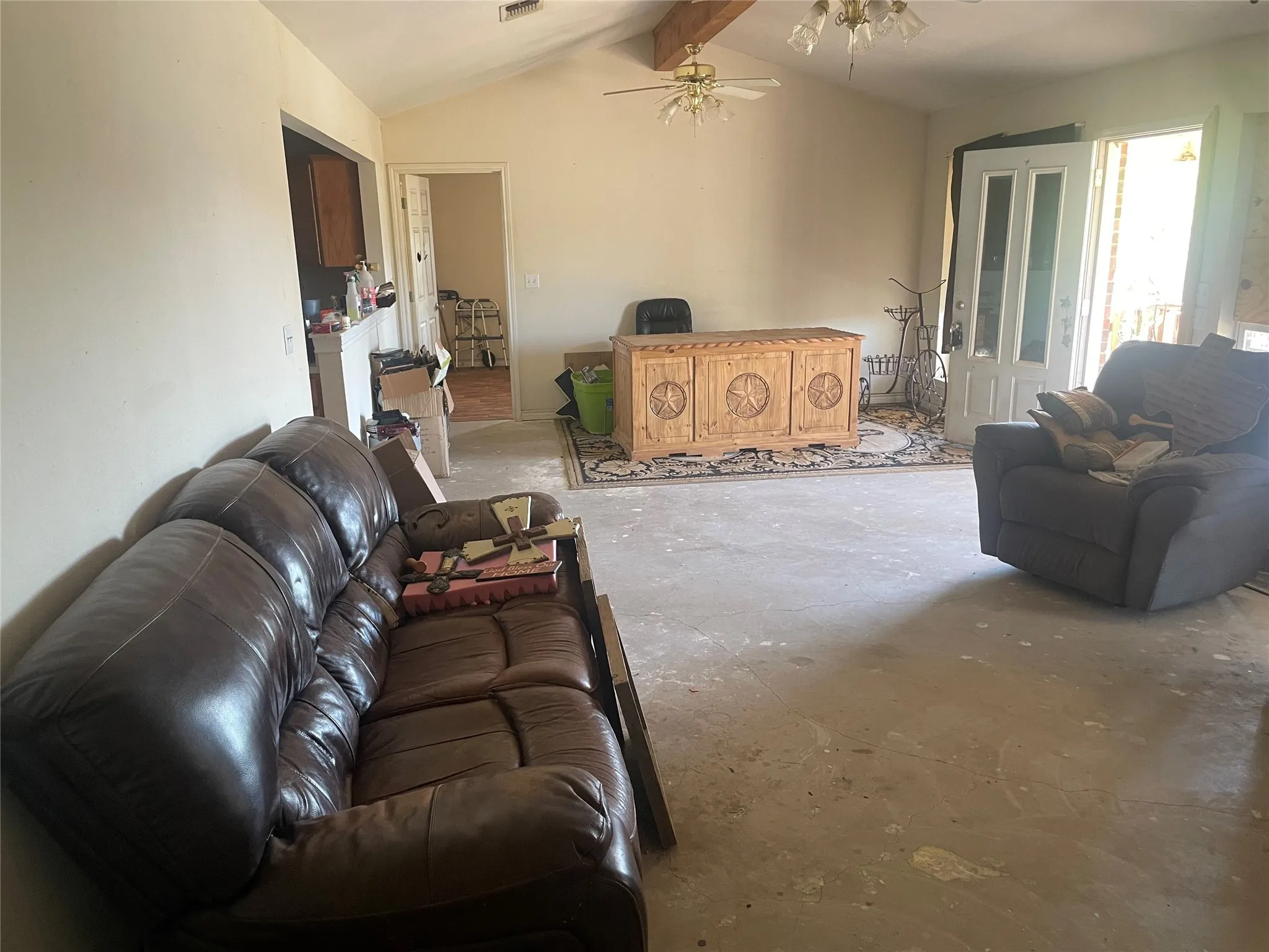 Single Family Residence For Sale in Stephens County , 520 cR 221, Breckenridge, Texas 76424, 3 Bedroom, 2 Bathroom, 2 Garage spaces, 1,840 Sqft, built in 1999, Preowned, mls#21071705, Real Estate Agent in Breckenridge, Homes For Sale in Stephens county, Homes For Sale in Breckenridge, Realtor in Breckenridge Texas, Real Estate Brokerage Independent Realty Texas, Luminita Cordes Realtor