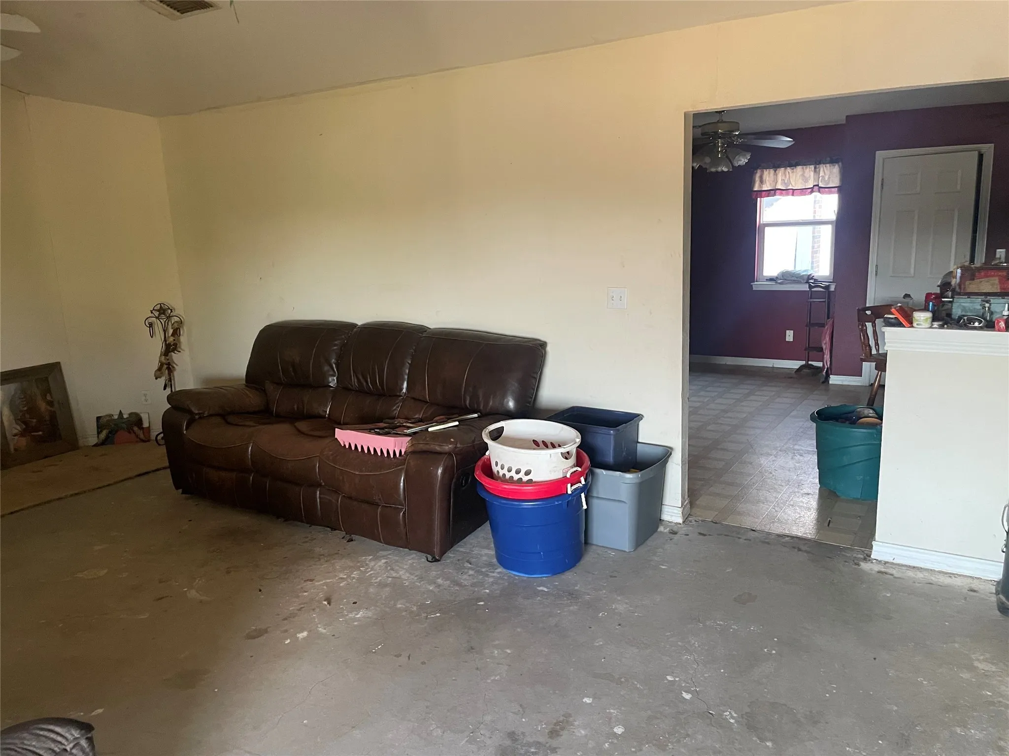 Single Family Residence For Sale in Stephens County , 520 cR 221, Breckenridge, Texas 76424, 3 Bedroom, 2 Bathroom, 2 Garage spaces, 1,840 Sqft, built in 1999, Preowned, mls#21071705, Real Estate Agent in Breckenridge, Homes For Sale in Stephens county, Homes For Sale in Breckenridge, Realtor in Breckenridge Texas, Real Estate Brokerage Independent Realty Texas, Luminita Cordes Realtor