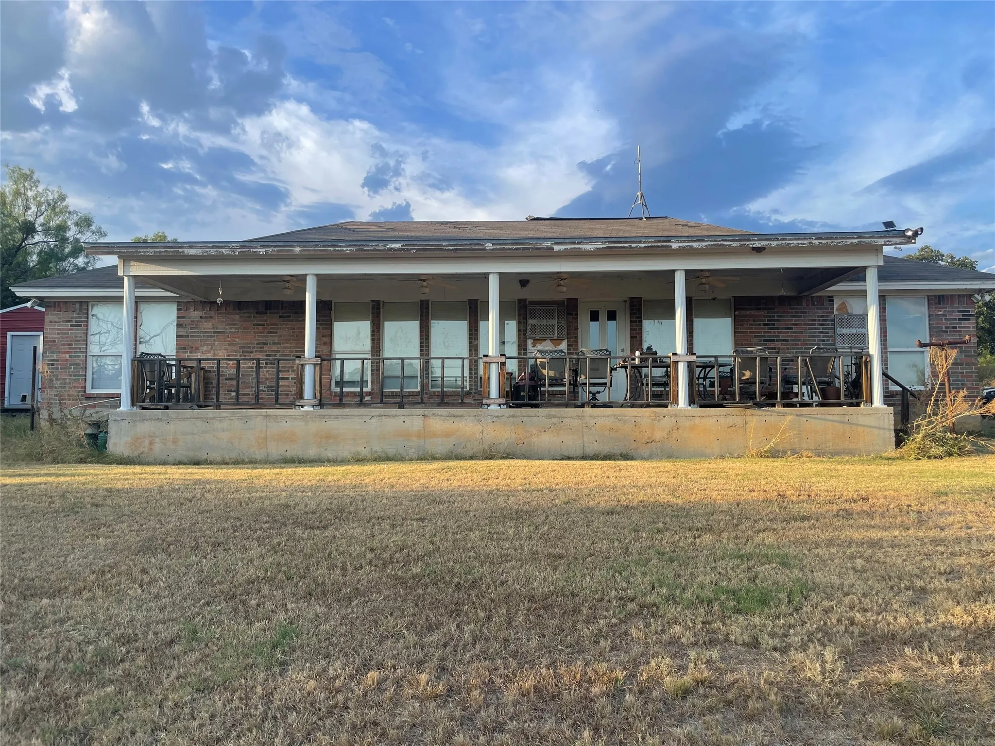 Single Family Residence For Sale in Stephens County , 520 cR 221, Breckenridge, Texas 76424, 3 Bedroom, 2 Bathroom, 2 Garage spaces, 1,840 Sqft, built in 1999, Preowned, mls#21071705, Real Estate Agent in Breckenridge, Homes For Sale in Stephens county, Homes For Sale in Breckenridge, Realtor in Breckenridge Texas, Real Estate Brokerage Independent Realty Texas, Luminita Cordes Realtor
