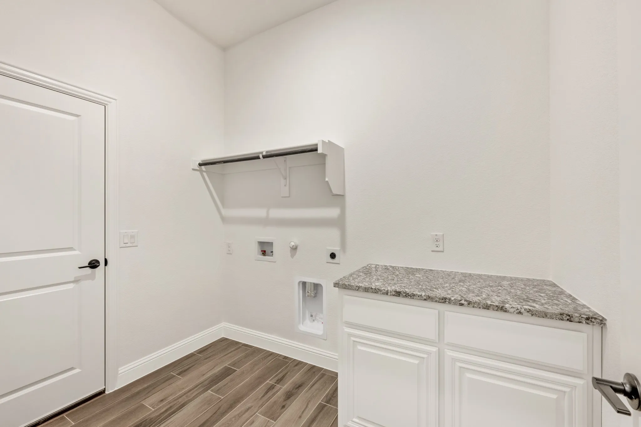 Single Family Residence For Sale in Kaufman County , 3751 Brookgreen Lane, Kaufman, Texas 75142, 3 Bedroom, 3 Bathroom, 3 Garage spaces, 2,783 Sqft, built in 2025, New Construction - Complete, mls#21086246, Real Estate Agent in Kaufman, Homes For Sale in Kaufman county, Homes For Sale in Kaufman, Realtor in Kaufman Texas, Real Estate Brokerage Independent Realty Texas, Luminita Cordes Realtor