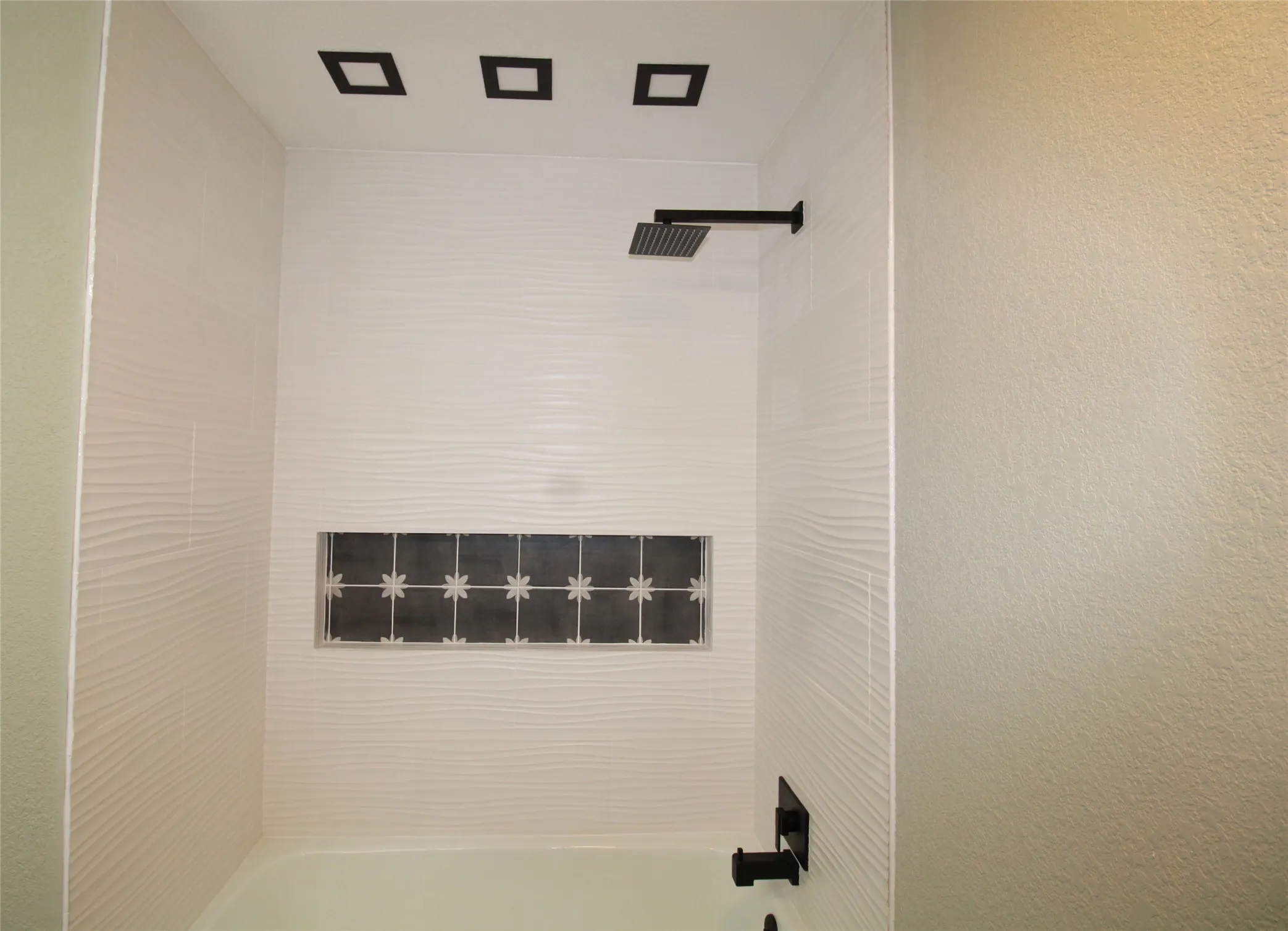 Single Family Residence For Sale in Henderson County , 818 E Clinton, Athens, Texas 75751, 3 Bedroom, 2 Bathroom, 2 Garage spaces, 1,897 Sqft, built in 1973, Preowned, mls#21086646, Real Estate Agent in Athens, Homes For Sale in Henderson county, Homes For Sale in Athens, Realtor in Athens Texas, Real Estate Brokerage Independent Realty Texas, Luminita Cordes Realtor