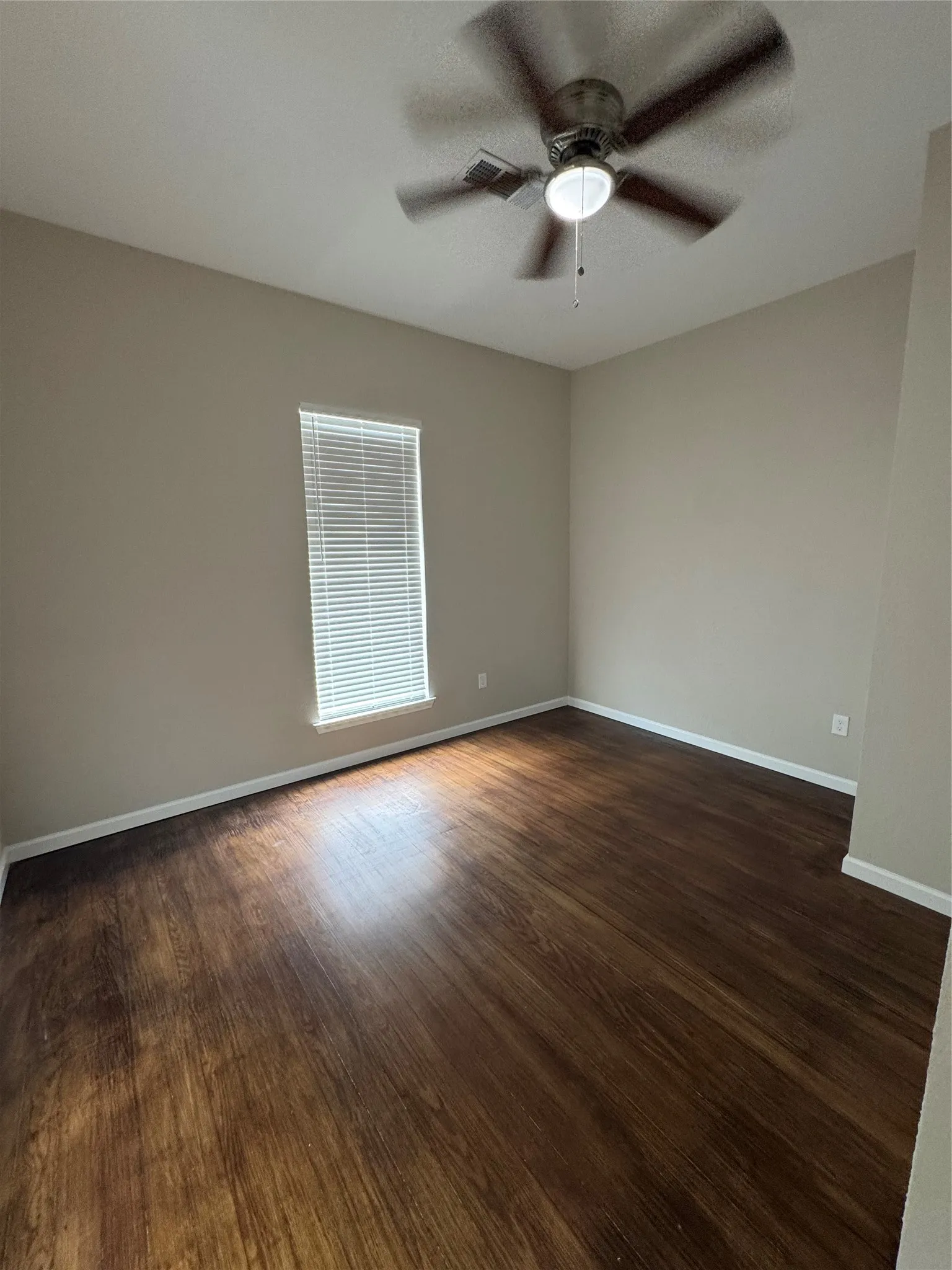Single Family Residence For Sale in Grayson County , 306 N College Street, Howe, Texas 75459, 3 Bedroom, 1 Bathroom, Garage spaces, 1,107 Sqft, built in 1930, mls#21074250, Real Estate Agent in Howe, Homes For Sale in Grayson county, Homes For Sale in Howe, Realtor in Howe Texas, Real Estate Brokerage Independent Realty Texas, Luminita Cordes Realtor