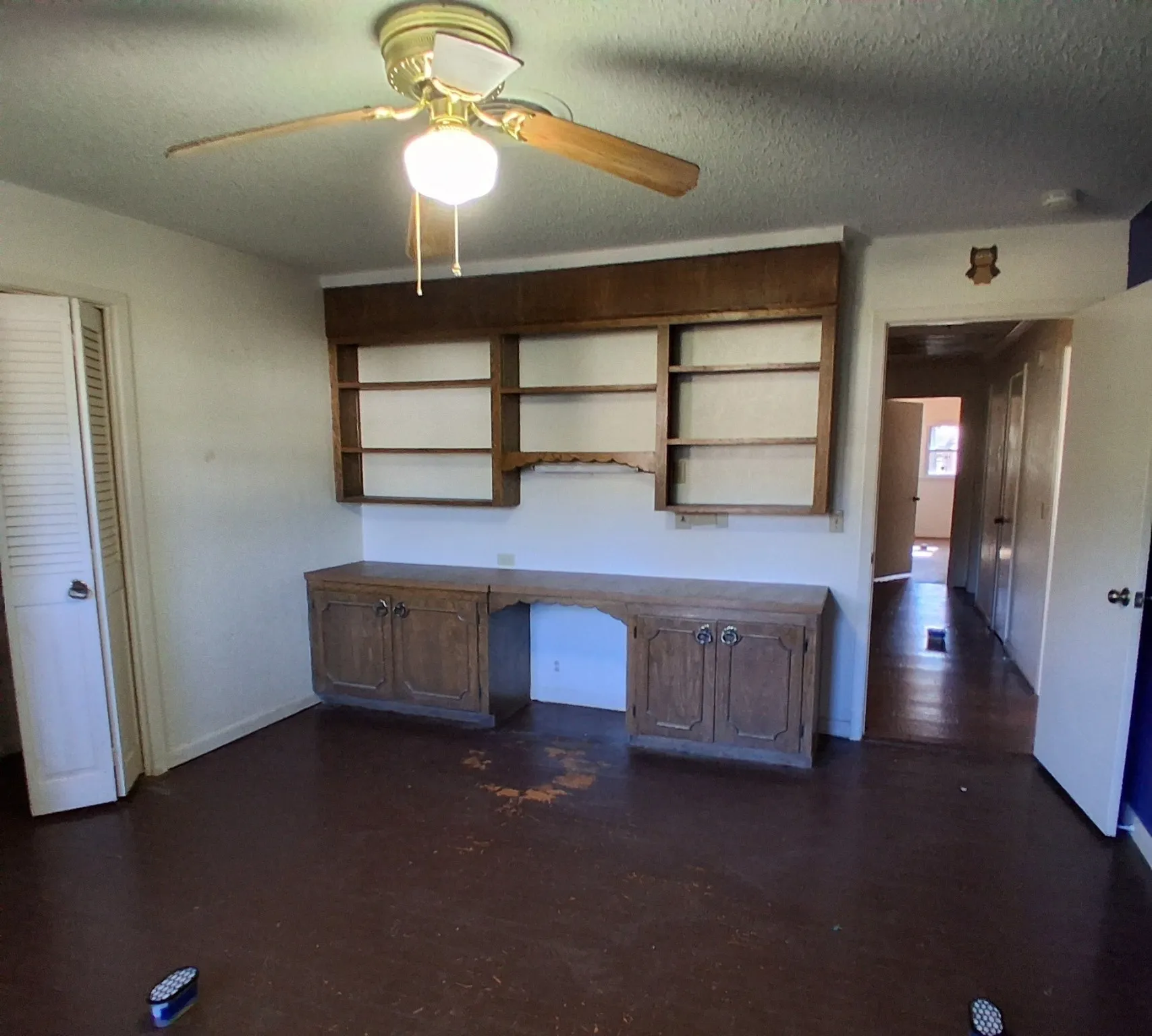 Single Family Residence For Sale in Camp County , 106 Candy Drive, Pittsburg, Texas 75686, 3 Bedroom, 2 Bathroom, Garage spaces, 2,384 Sqft, built in 1965, mls#21087241, Real Estate Agent in Pittsburg, Homes For Sale in Camp county, Homes For Sale in Pittsburg, Realtor in Pittsburg Texas, Real Estate Brokerage Independent Realty Texas, Luminita Cordes Realtor