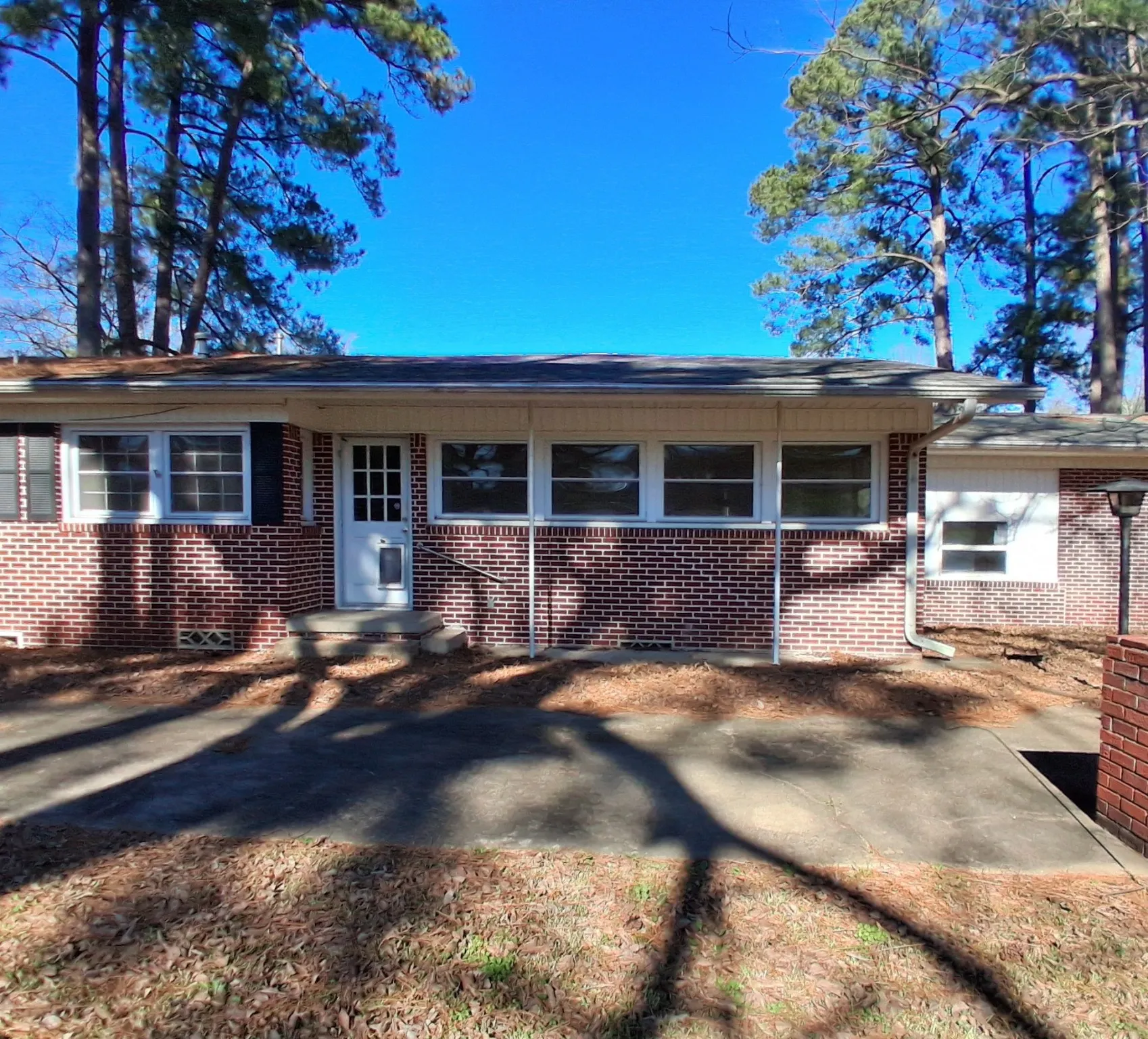 Single Family Residence For Sale in Camp County , 106 Candy Drive, Pittsburg, Texas 75686, 3 Bedroom, 2 Bathroom, Garage spaces, 2,384 Sqft, built in 1965, mls#21087241, Real Estate Agent in Pittsburg, Homes For Sale in Camp county, Homes For Sale in Pittsburg, Realtor in Pittsburg Texas, Real Estate Brokerage Independent Realty Texas, Luminita Cordes Realtor