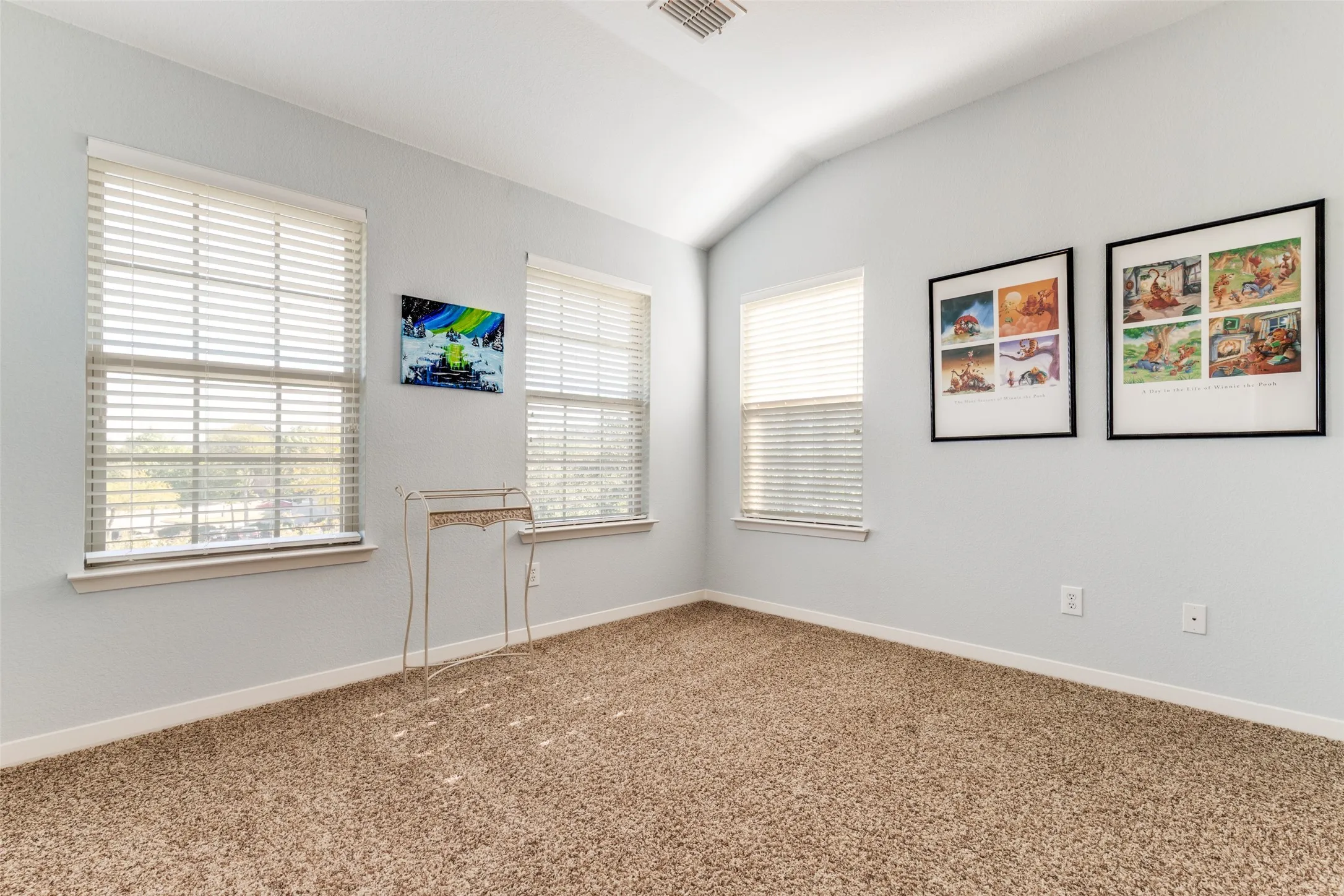 Townhouse For Sale in Dallas County , 3888 Everwood Lane, Addison, Texas 75001, 3 Bedroom, 4 Bathroom, 2 Garage spaces, 2,509 Sqft, built in 2008, Preowned, mls#21085988, Real Estate Agent in Addison, Homes For Sale in Dallas county, Homes For Sale in Addison, Realtor in Addison Texas, Real Estate Brokerage Independent Realty Texas, Luminita Cordes Realtor