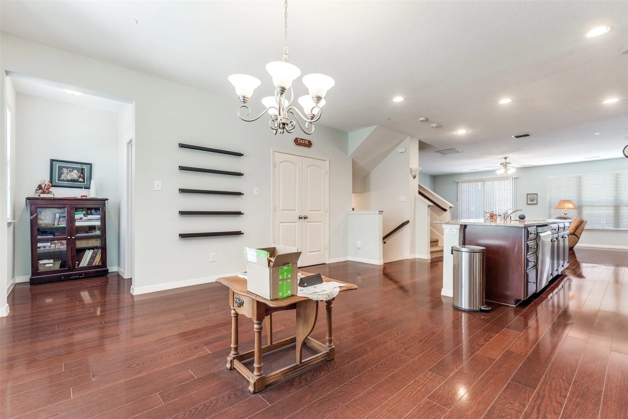 Townhouse For Sale in Dallas County , 3888 Everwood Lane, Addison, Texas 75001, 3 Bedroom, 4 Bathroom, 2 Garage spaces, 2,509 Sqft, built in 2008, Preowned, mls#21085988, Real Estate Agent in Addison, Homes For Sale in Dallas county, Homes For Sale in Addison, Realtor in Addison Texas, Real Estate Brokerage Independent Realty Texas, Luminita Cordes Realtor