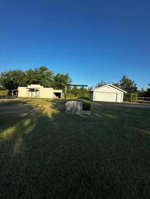 Single Family Residence For Sale in Grayson County , 6294 Dugan Chapel Road, Bells, Texas 75414, 3 Bedroom, 2 Bathroom, 2 Garage spaces, 1,800 Sqft, built in 1990, mls#21086066, Real Estate Agent in Bells, Homes For Sale in Grayson county, Homes For Sale in Bells, Realtor in Bells Texas, Real Estate Brokerage Independent Realty Texas, Luminita Cordes Realtor