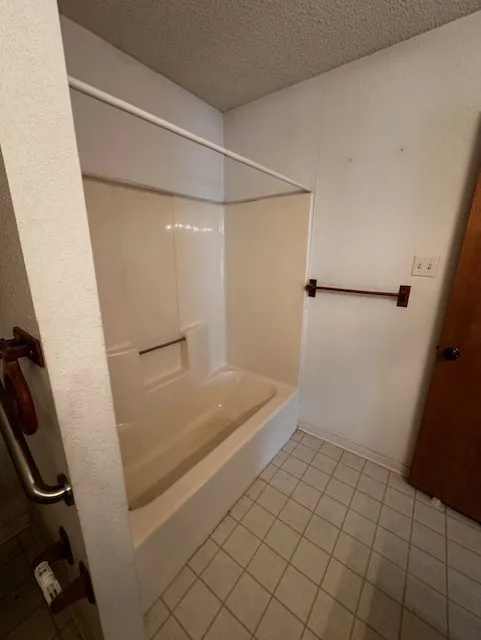Single Family Residence For Sale in Grayson County , 6294 Dugan Chapel Road, Bells, Texas 75414, 3 Bedroom, 2 Bathroom, 2 Garage spaces, 1,800 Sqft, built in 1990, mls#21086066, Real Estate Agent in Bells, Homes For Sale in Grayson county, Homes For Sale in Bells, Realtor in Bells Texas, Real Estate Brokerage Independent Realty Texas, Luminita Cordes Realtor