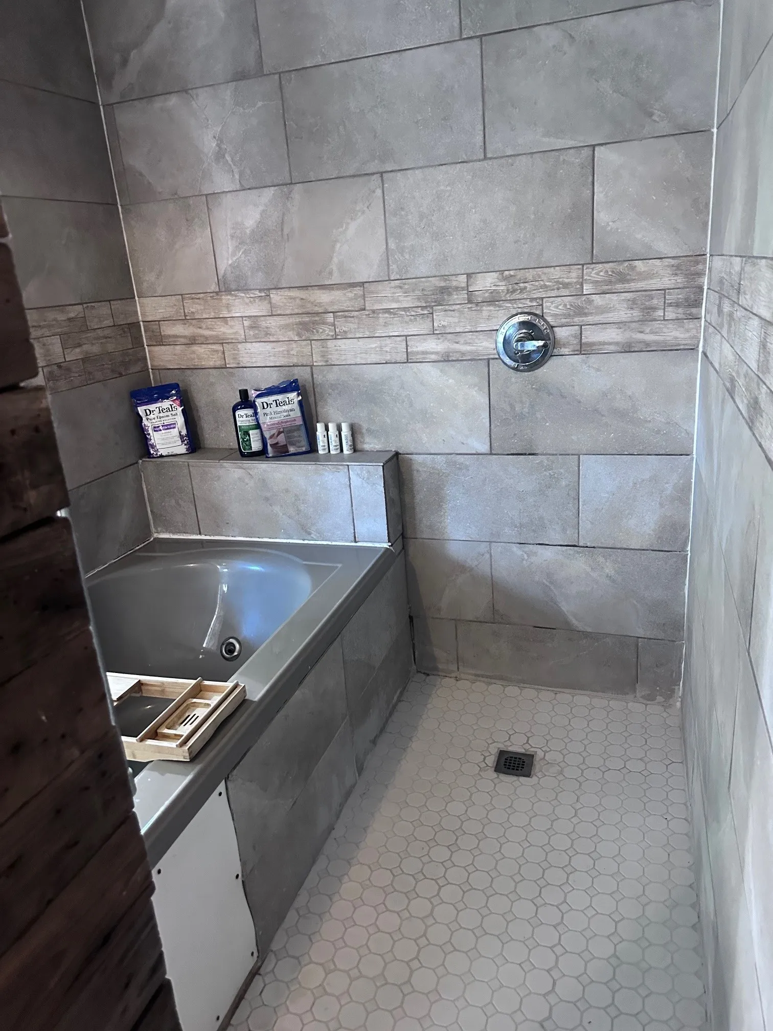 Single Family Residence For Sale in Grayson County , 112 N Grand Avenue, Sherman, Texas 75090, 3 Bedroom, 2 Bathroom, Garage spaces, 1,732 Sqft, built in 1930, Preowned, mls#21087561, Real Estate Agent in Sherman, Homes For Sale in Grayson county, Homes For Sale in Sherman, Realtor in Sherman Texas, Real Estate Brokerage Independent Realty Texas, Luminita Cordes Realtor
