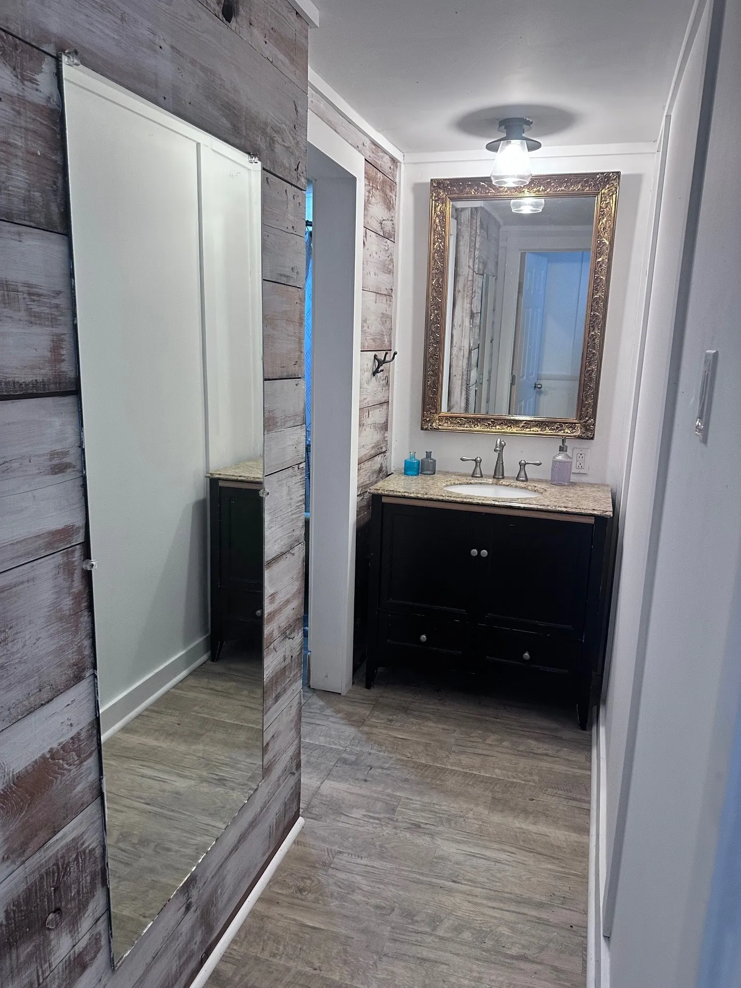 Single Family Residence For Sale in Grayson County , 112 N Grand Avenue, Sherman, Texas 75090, 3 Bedroom, 2 Bathroom, Garage spaces, 1,732 Sqft, built in 1930, Preowned, mls#21087561, Real Estate Agent in Sherman, Homes For Sale in Grayson county, Homes For Sale in Sherman, Realtor in Sherman Texas, Real Estate Brokerage Independent Realty Texas, Luminita Cordes Realtor
