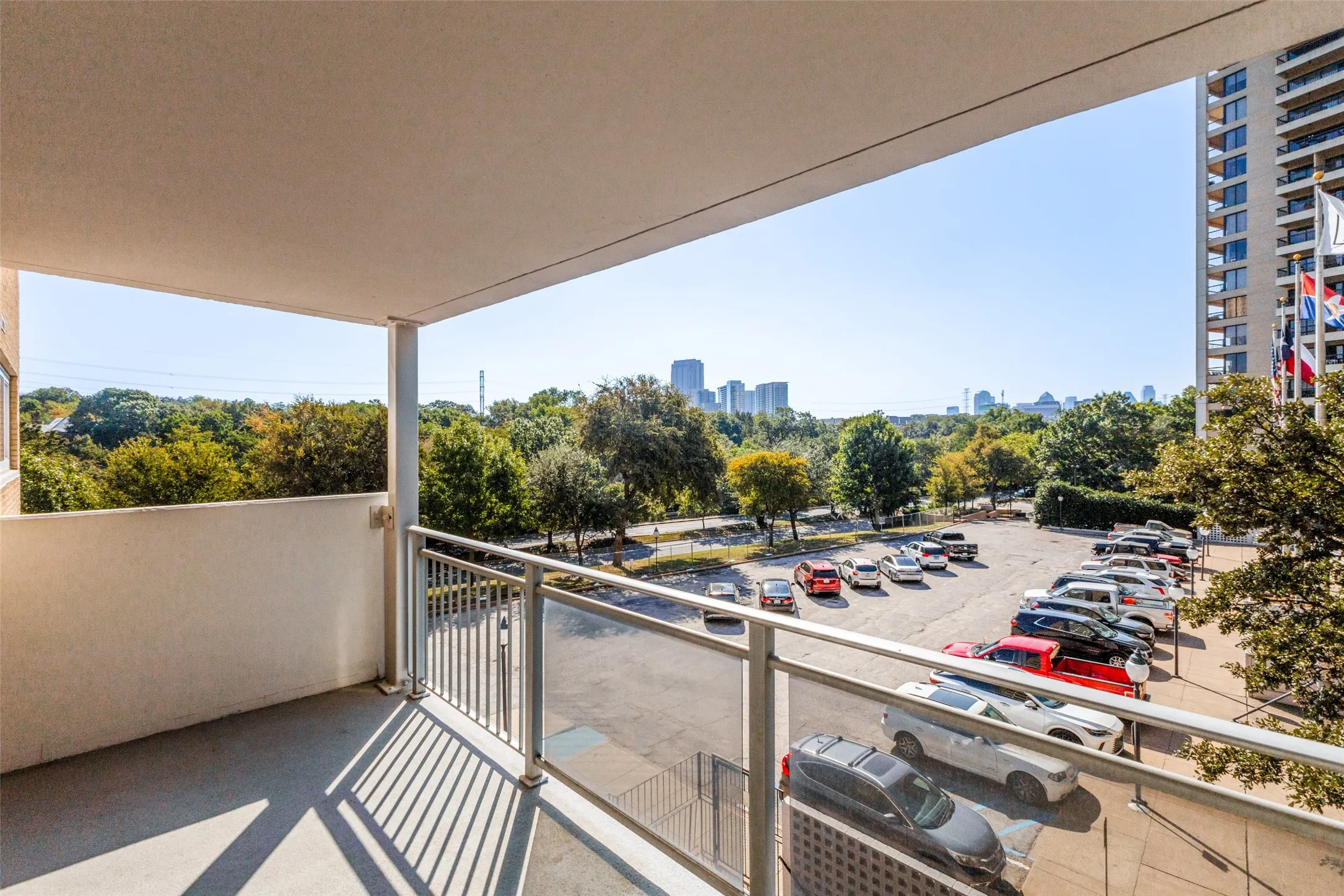 Condominium For Rent in Dallas County , 3883 Turtle Creek Boulevard 306, Dallas, Texas 75219, 2 Bedroom, 2 Bathroom, 2 Garage spaces, 971 Sqft, built in 1963, mls#21087369, Real Estate Agent in Dallas, Homes For Rent in Dallas county, Homes For Rent in Dallas, Realtor in Dallas Texas, Real Estate Brokerage Independent Realty Texas, Luminita Cordes Realtor